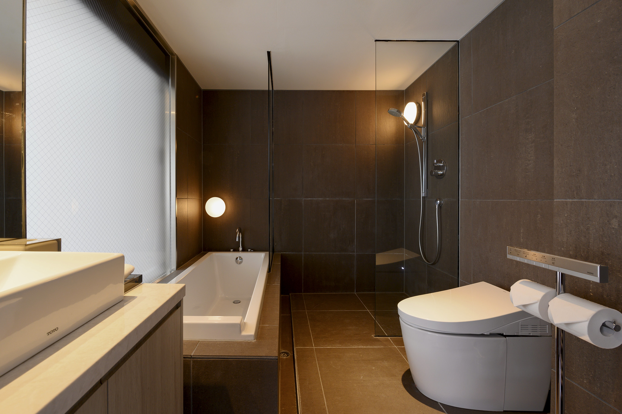 301　２ベッドルームバスルーム