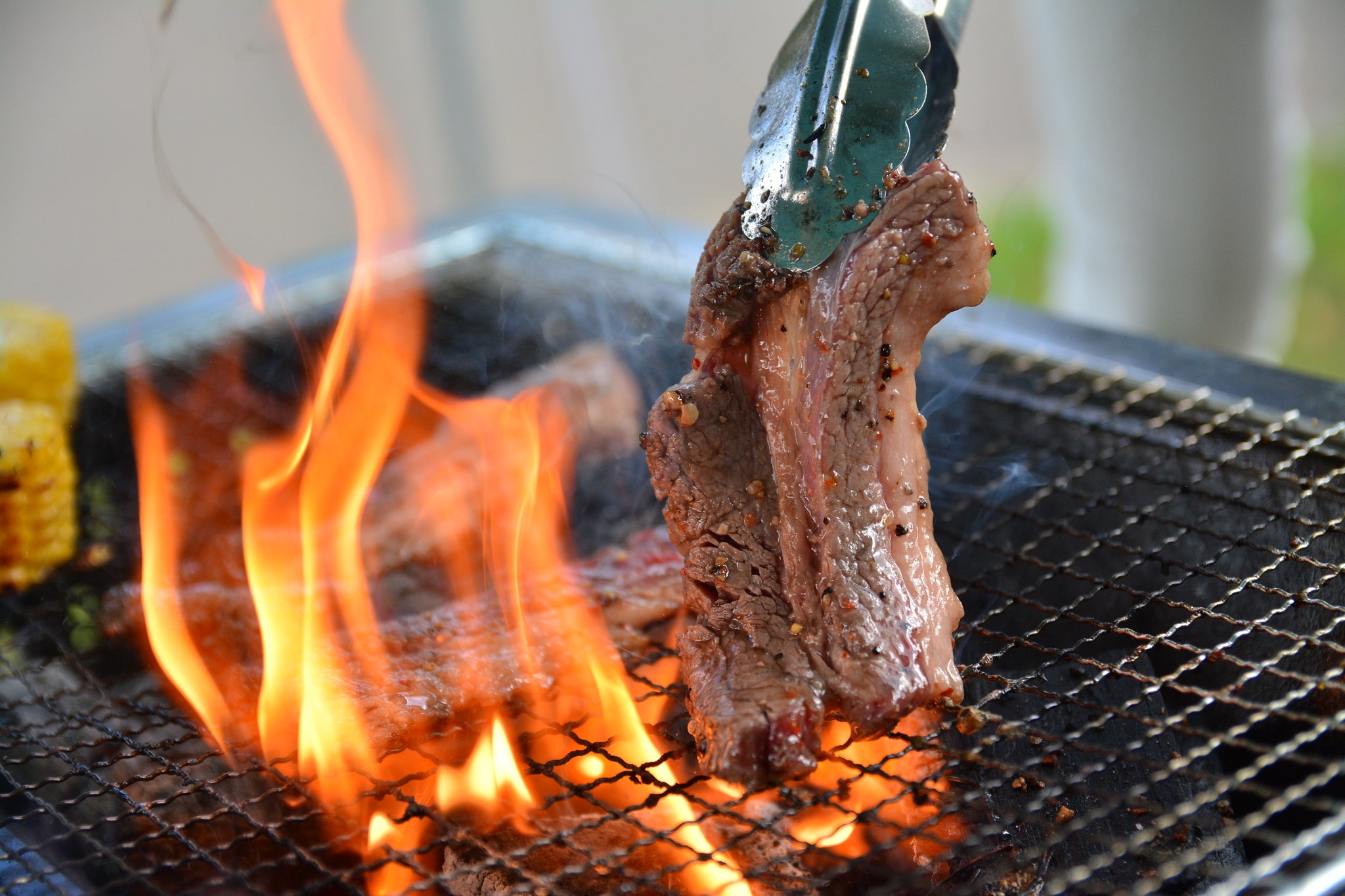 ニセコの大空の下で焼き肉パーティー┃日差しも雨も安心！快適シェード付きBBQレンタルセットプラン