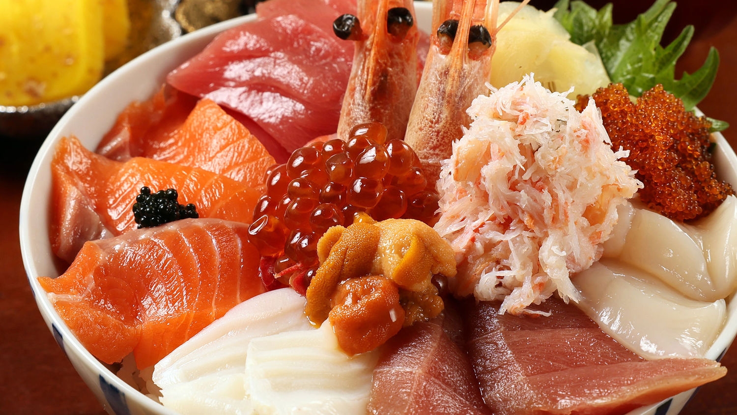 【朝食付】ビジネスホテルでこの贅沢 市場要らずの北海道海鮮丼