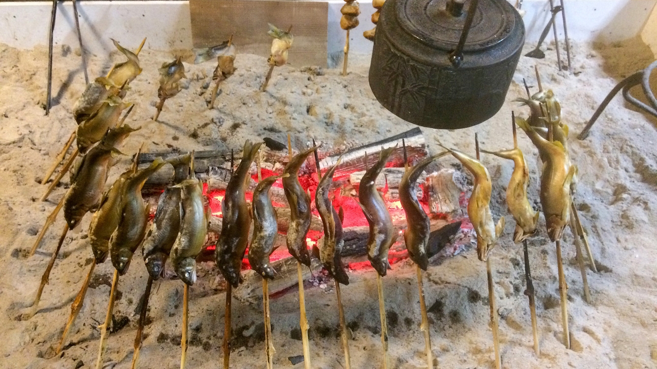 【2食+囲炉裏体験】☆囲炉裏を囲んで里山ごはんを味わう☆心ほぐれる古民家ステイ♪