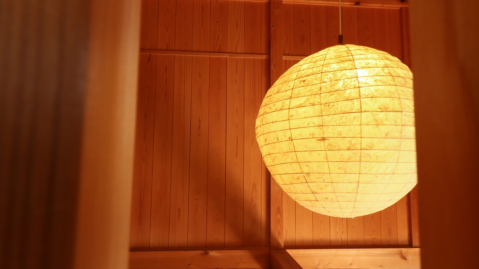 #吹き抜けになっている交流棟は体験などを楽しめるスペースです