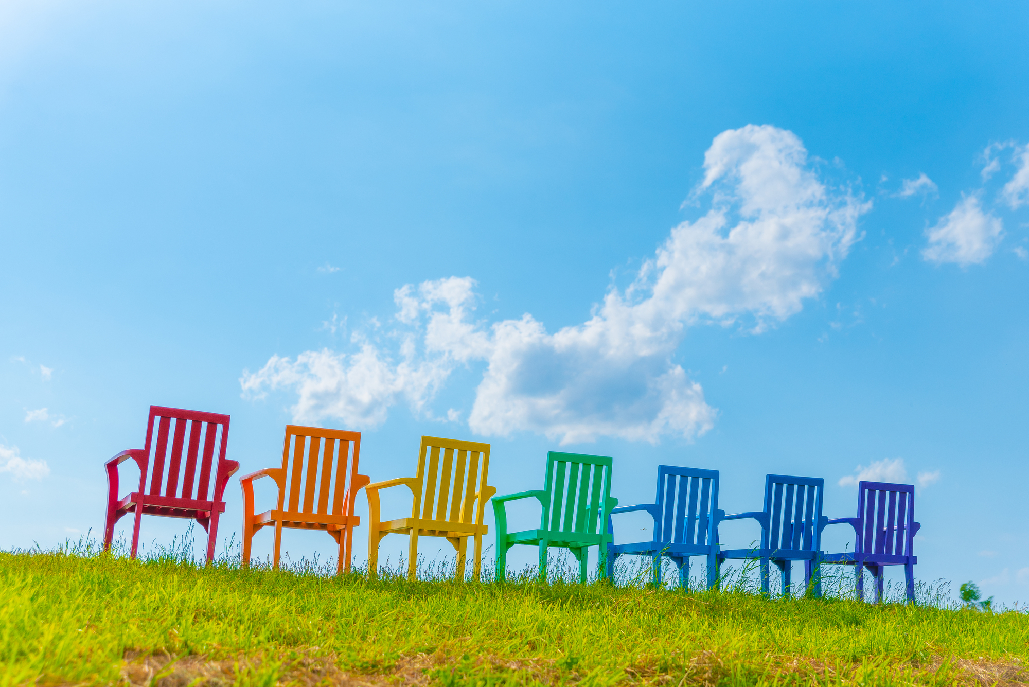 上野ファーム・カラフルな椅子☆