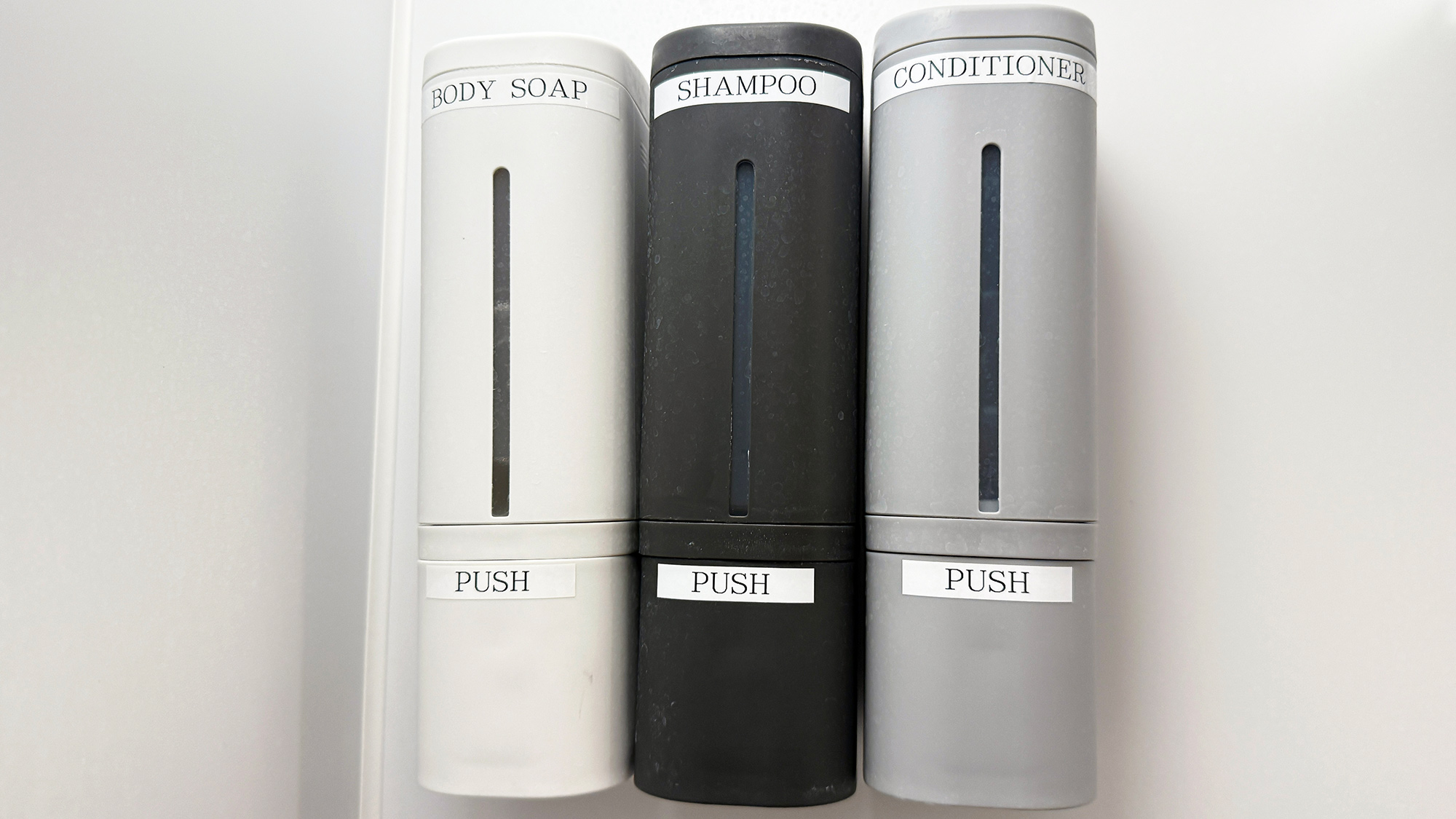 ・【アメニティ】ボディソープ、シャンプー、コンディショナーをご用意しております