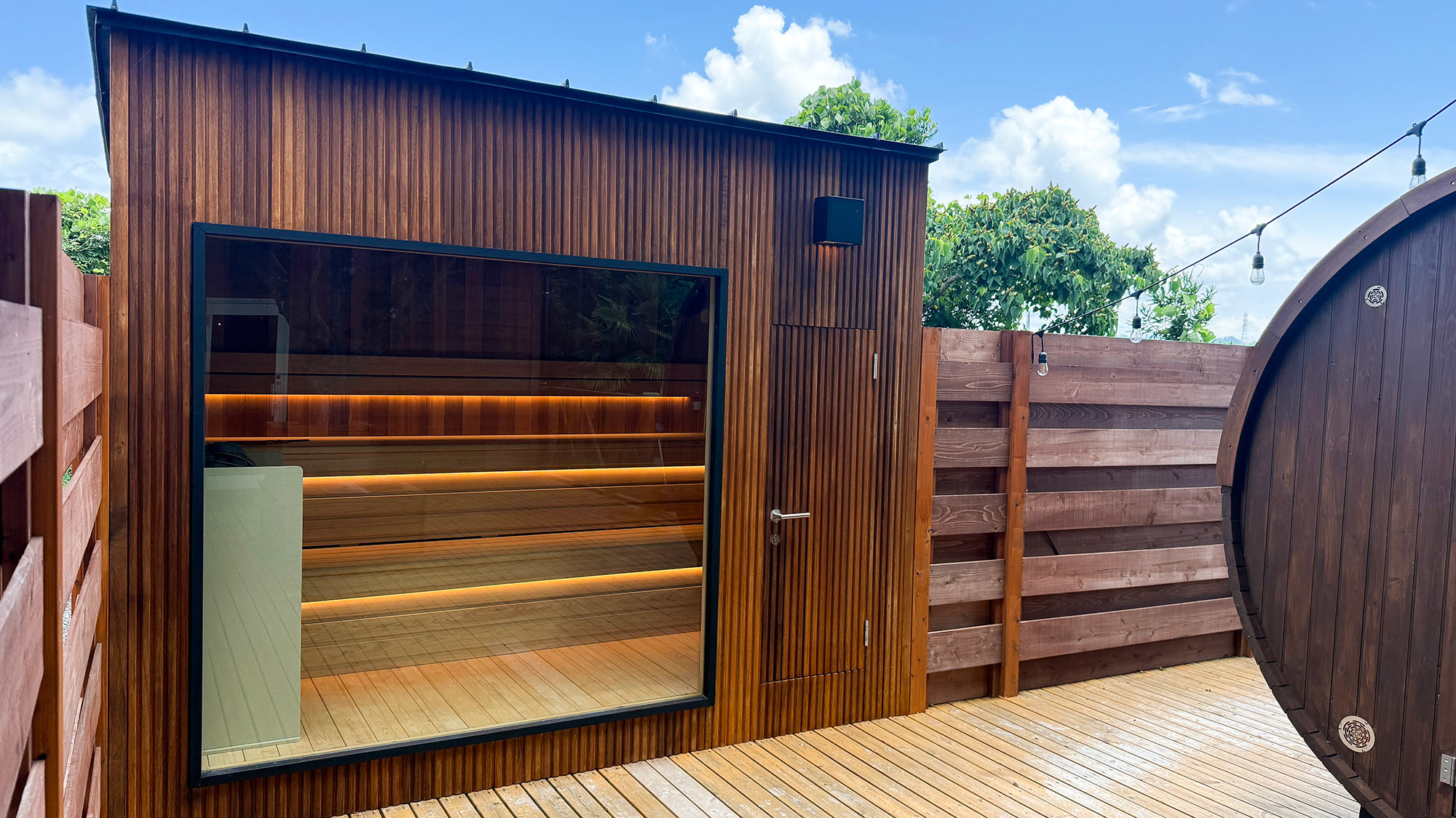 ・【サウナ】バレルサウナ、ロウリュウサウナどちらもお楽しみいただけます