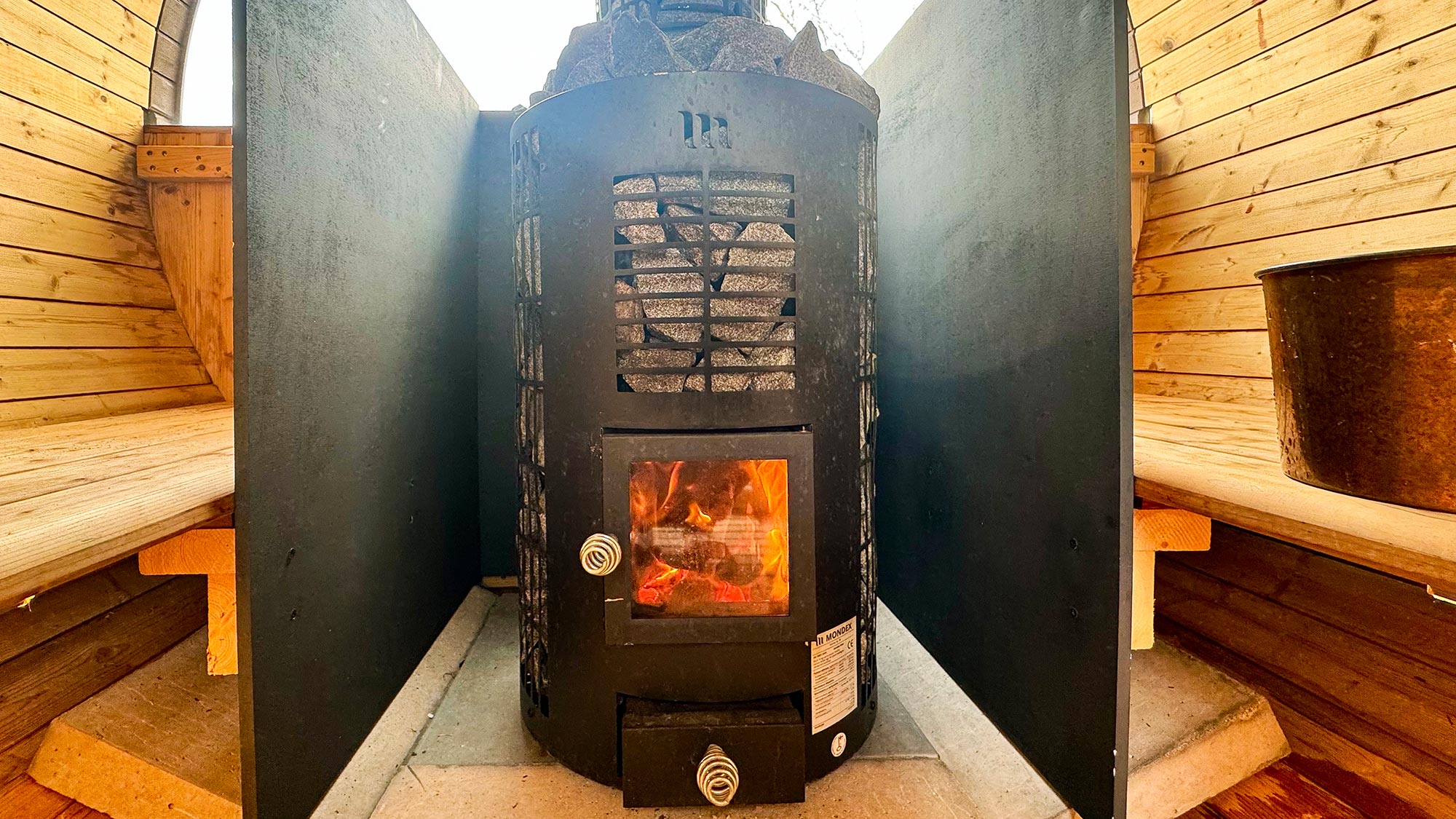 ・【バレルサウナ】薪の音、香り、炎。五感で感じる贅沢サウナ体験