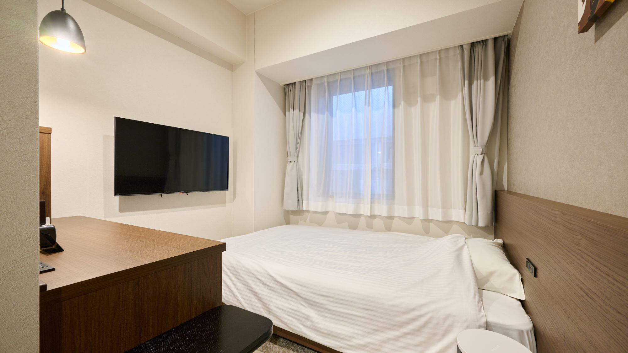 シングル(禁煙)＜セミダブルベッド＞