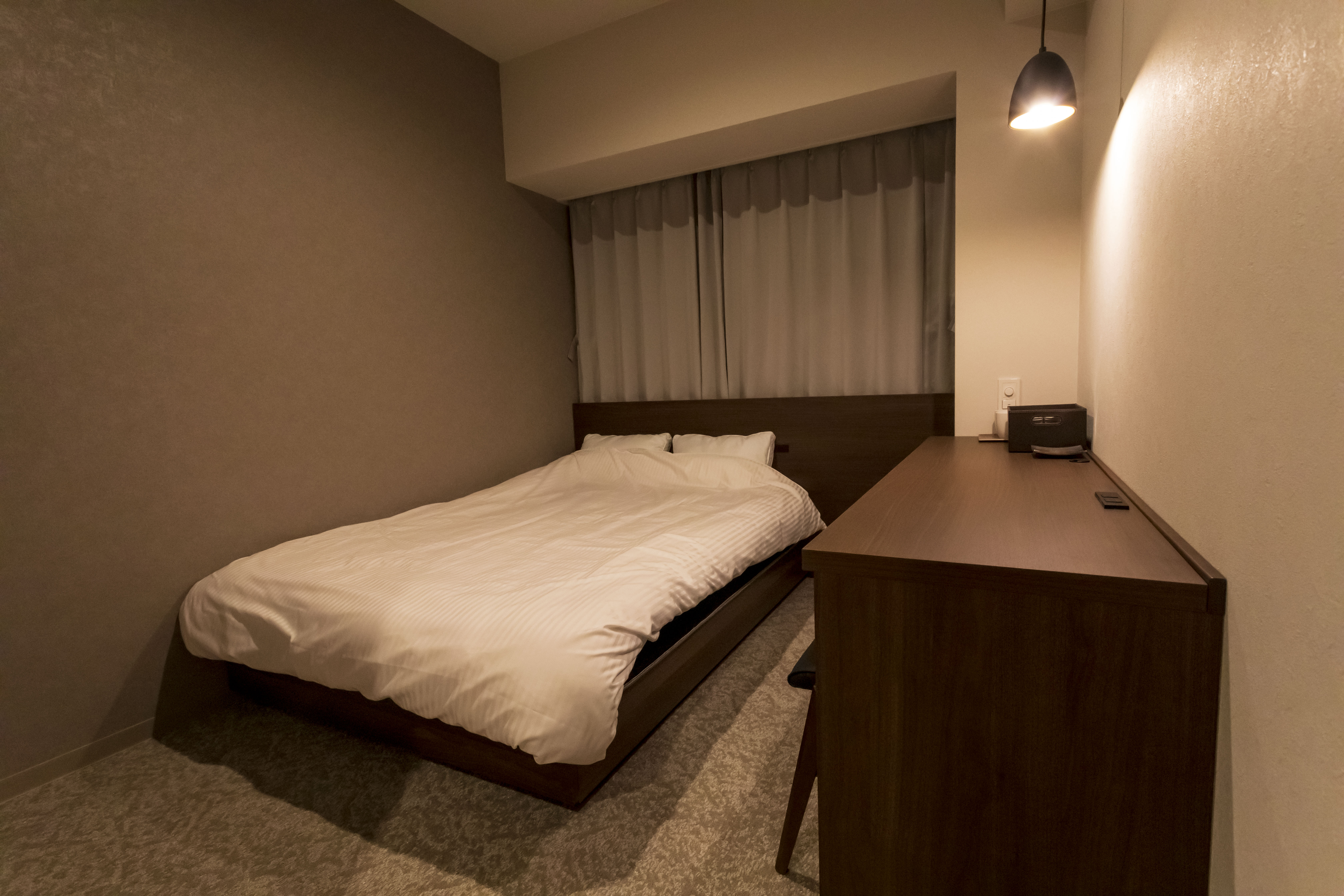 ダブル部屋全景