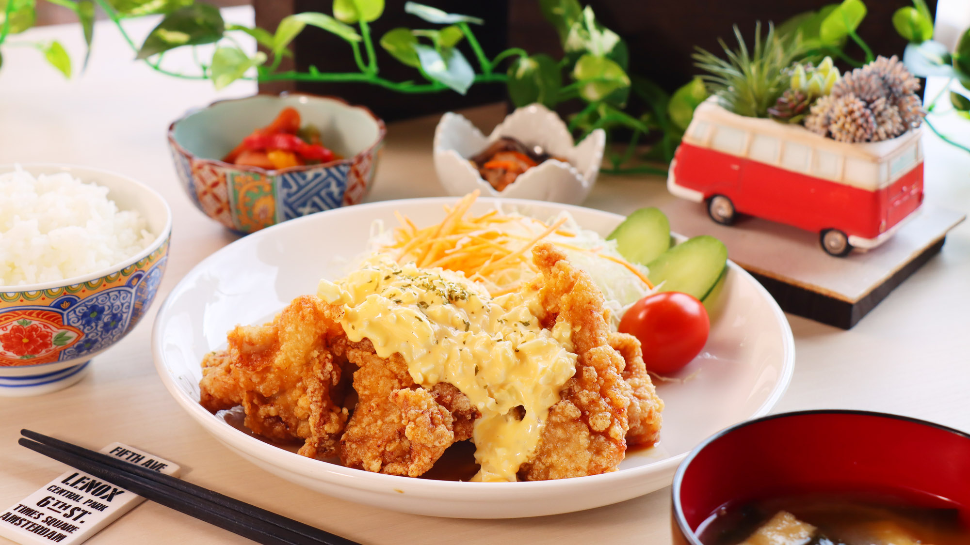 【チキン南蛮定食】レストランにて本日おすすめの定食メニューをご提供いたします♪