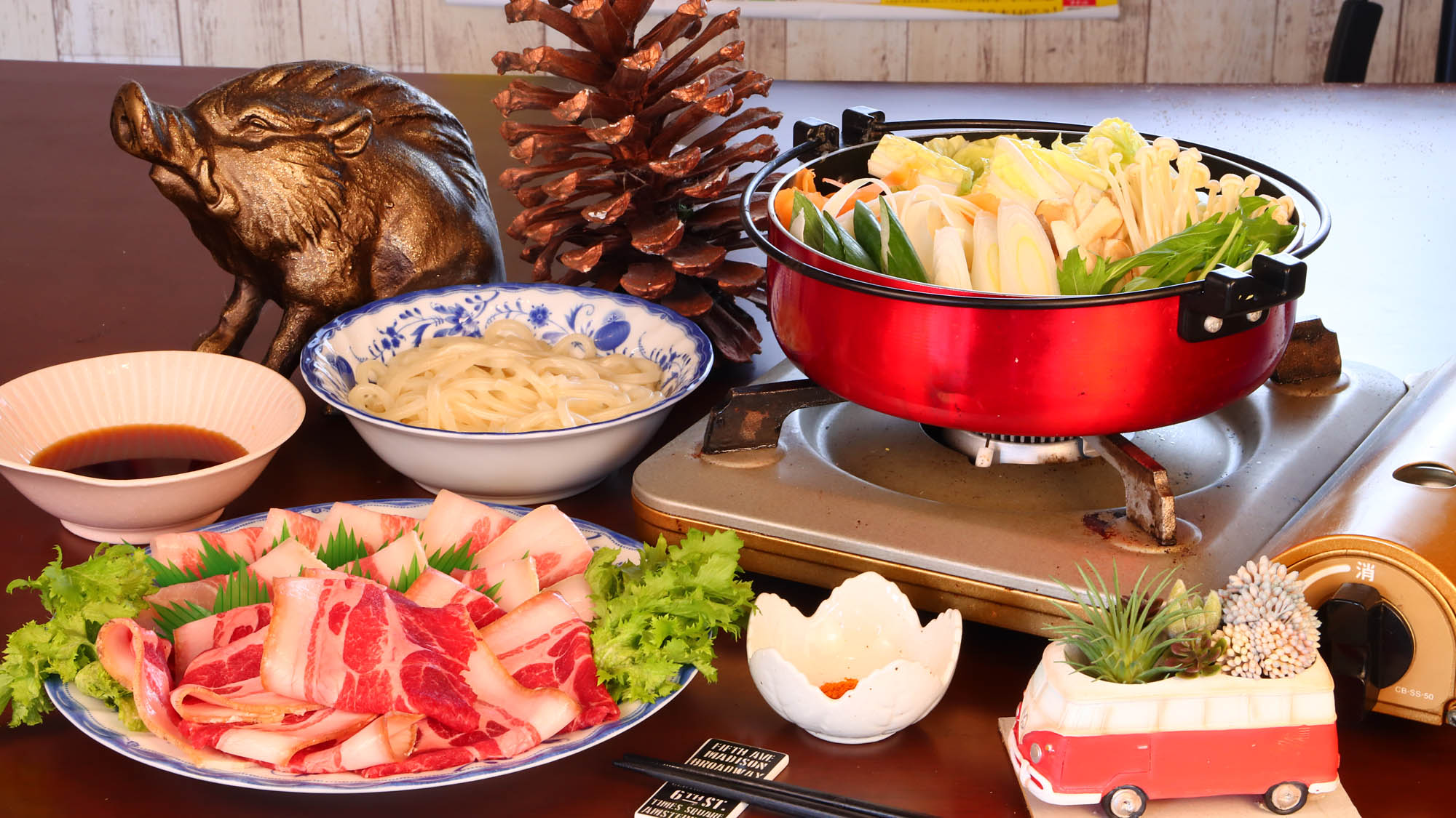 冬季限定♪Reビエ特製の猪肉＆黒豚のしゃぶしゃぶをご堪能ください！