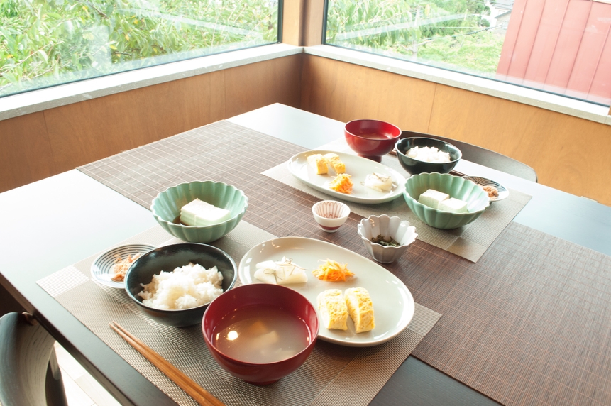 【朝食の食材付プラン】庭テラス付一棟貸切・７名様までご宿泊可。〜グループやご家族でのご旅行に最適〜