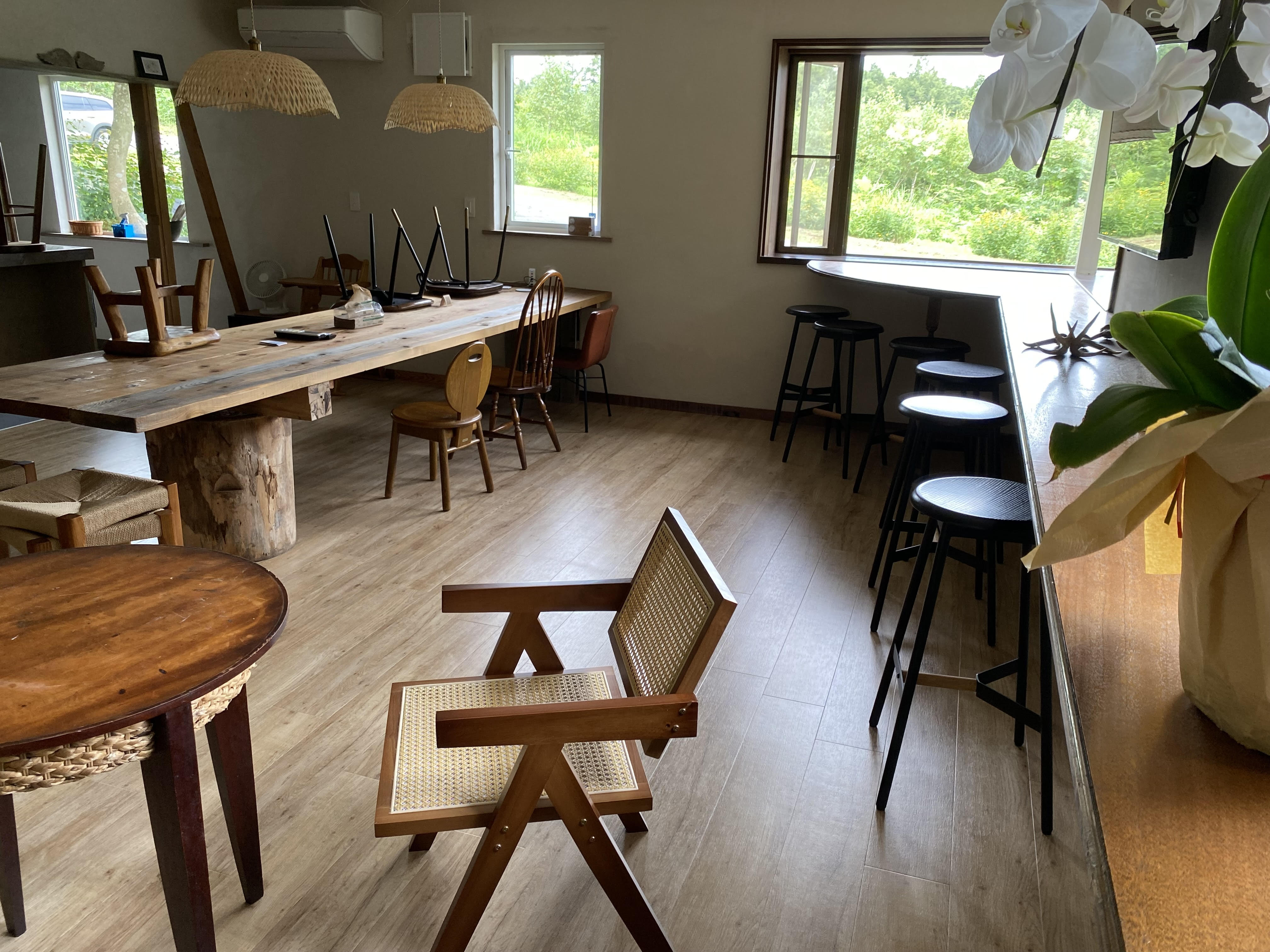 ダイニング全景