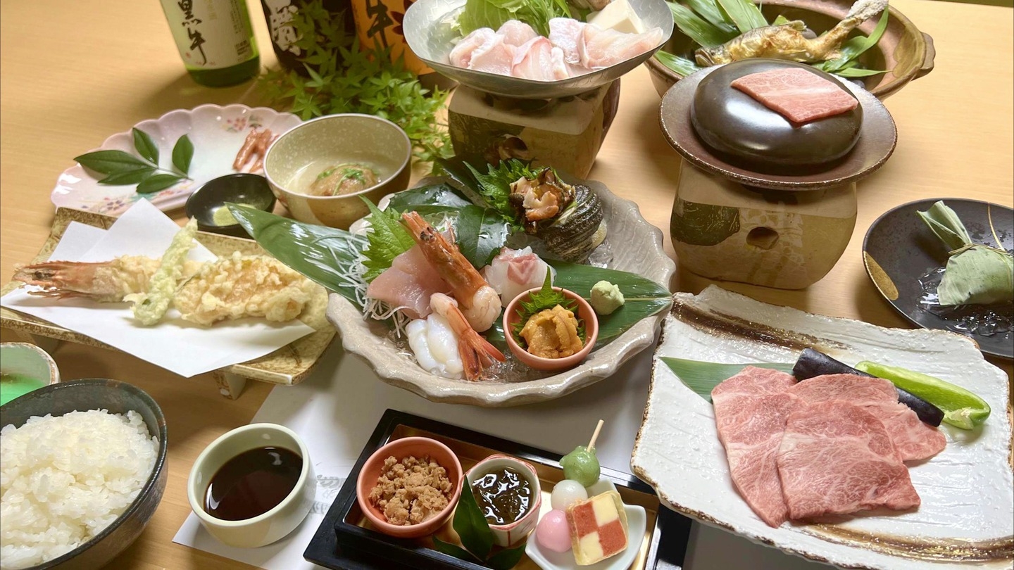 『紀州の味覚満載』天然クエ鍋、熊野牛石焼き、蒸し鮑と本格会席！自慢の天然温泉を堪能♪【1泊2食】