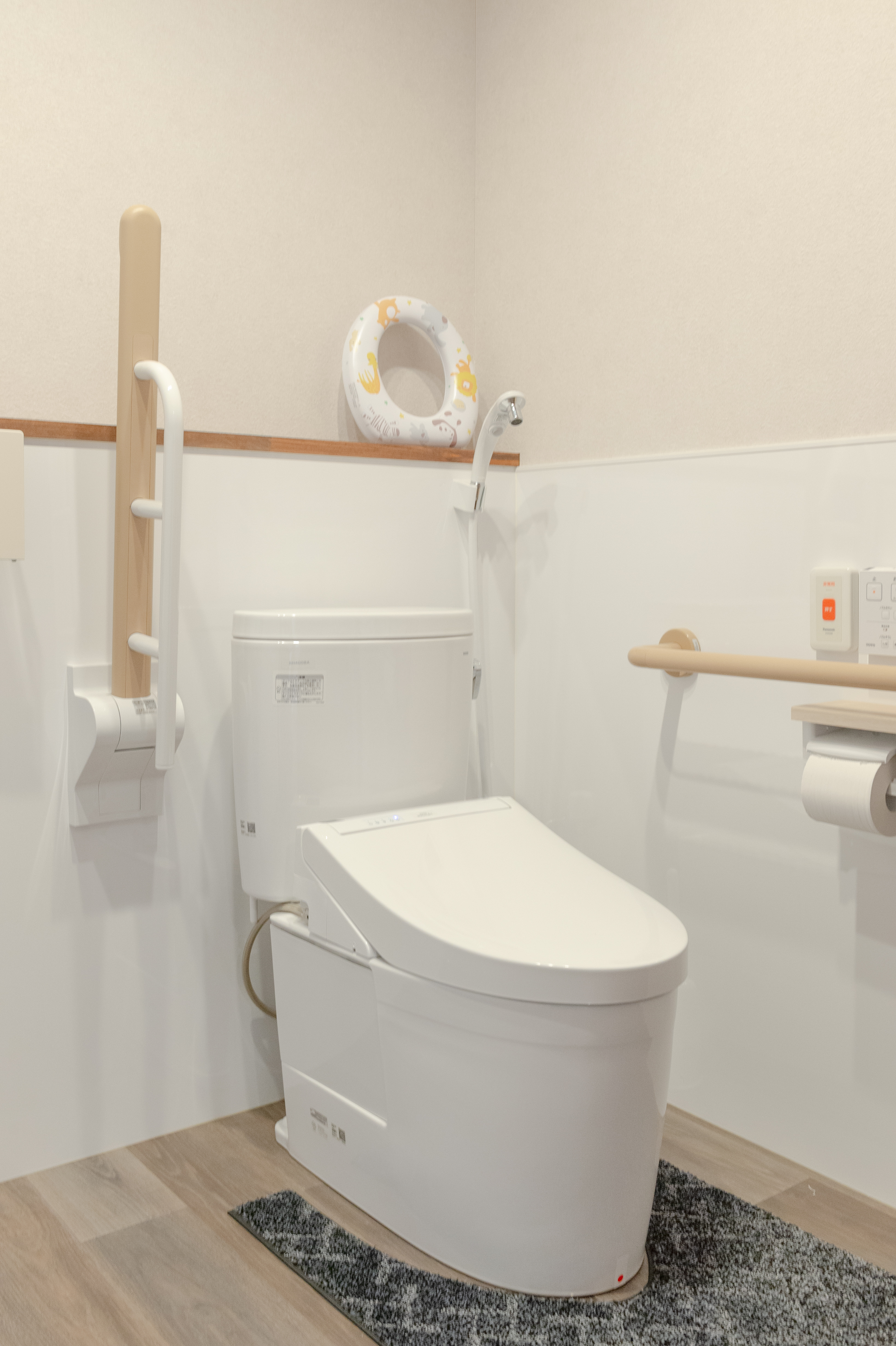 2階オストメイト機能付き多機能トイレ