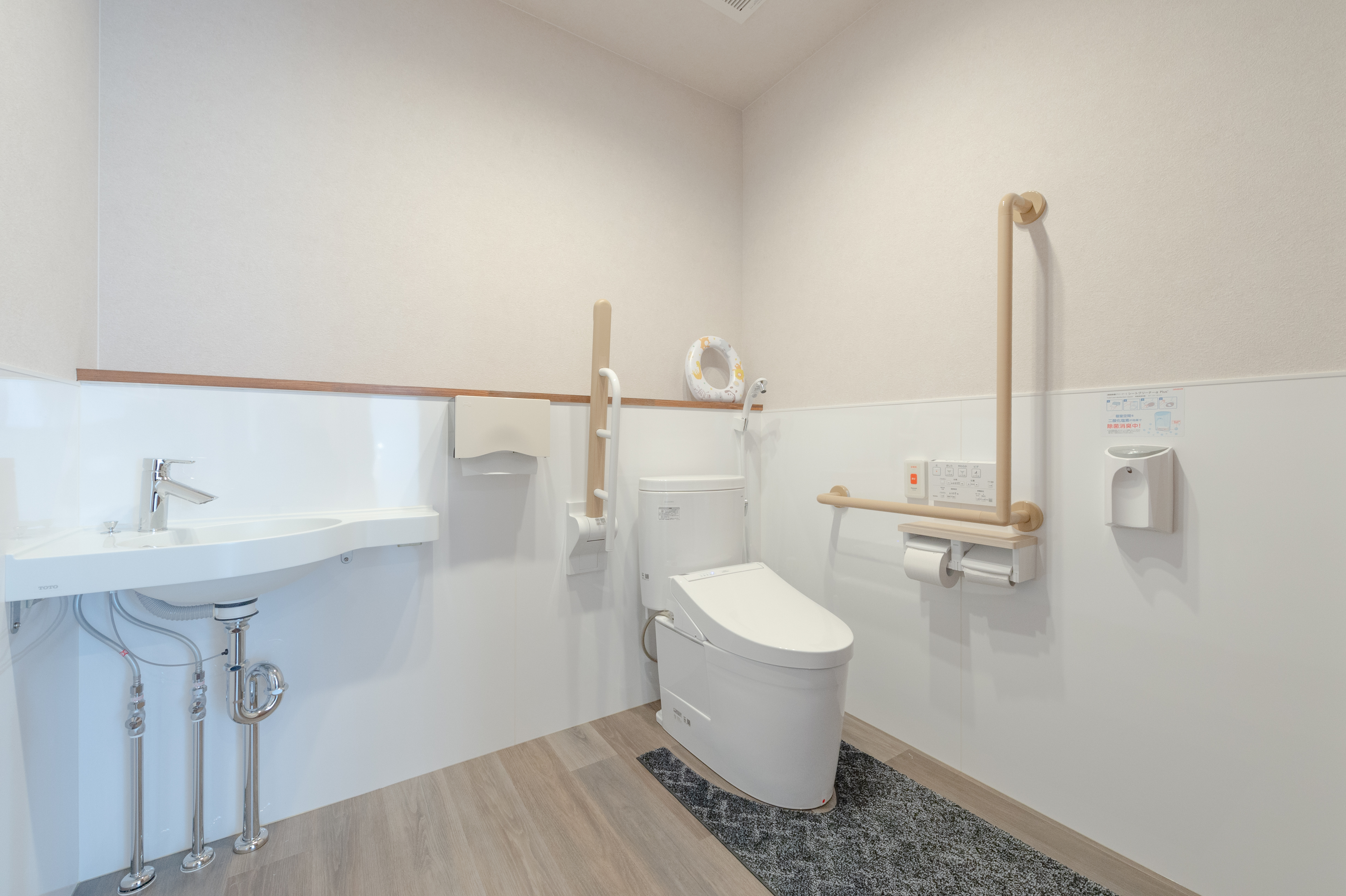 2階オストメイト機能付き多機能トイレ