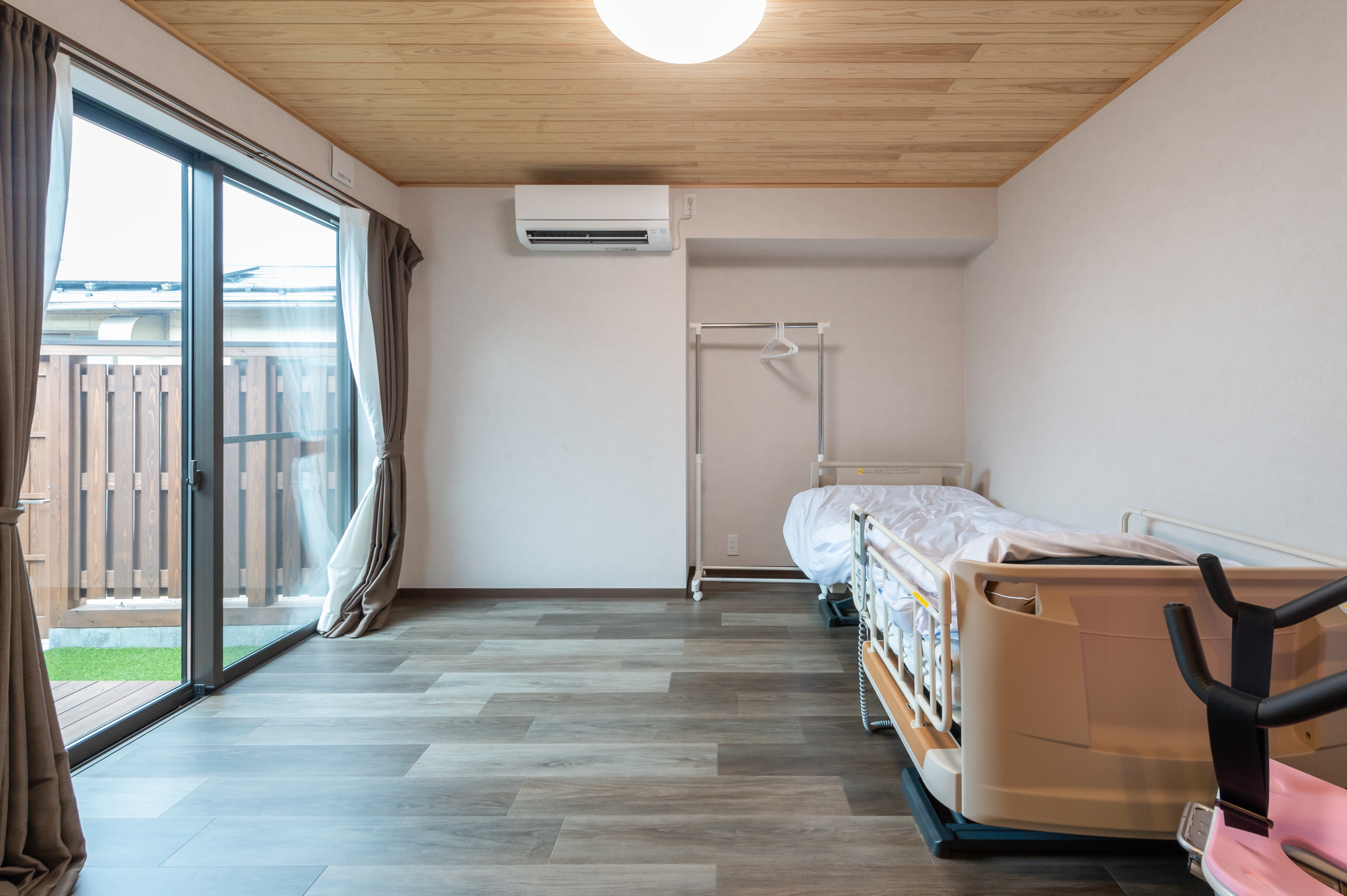 １階介護ベッド設置洋室