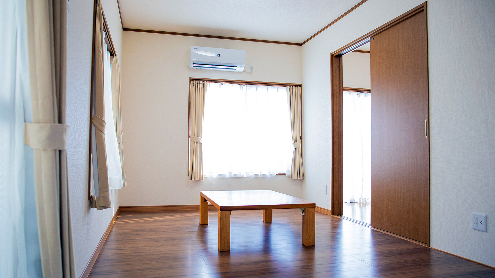 ・【リビング】落ち着いたお部屋で、穏やかにお過ごしいただけます