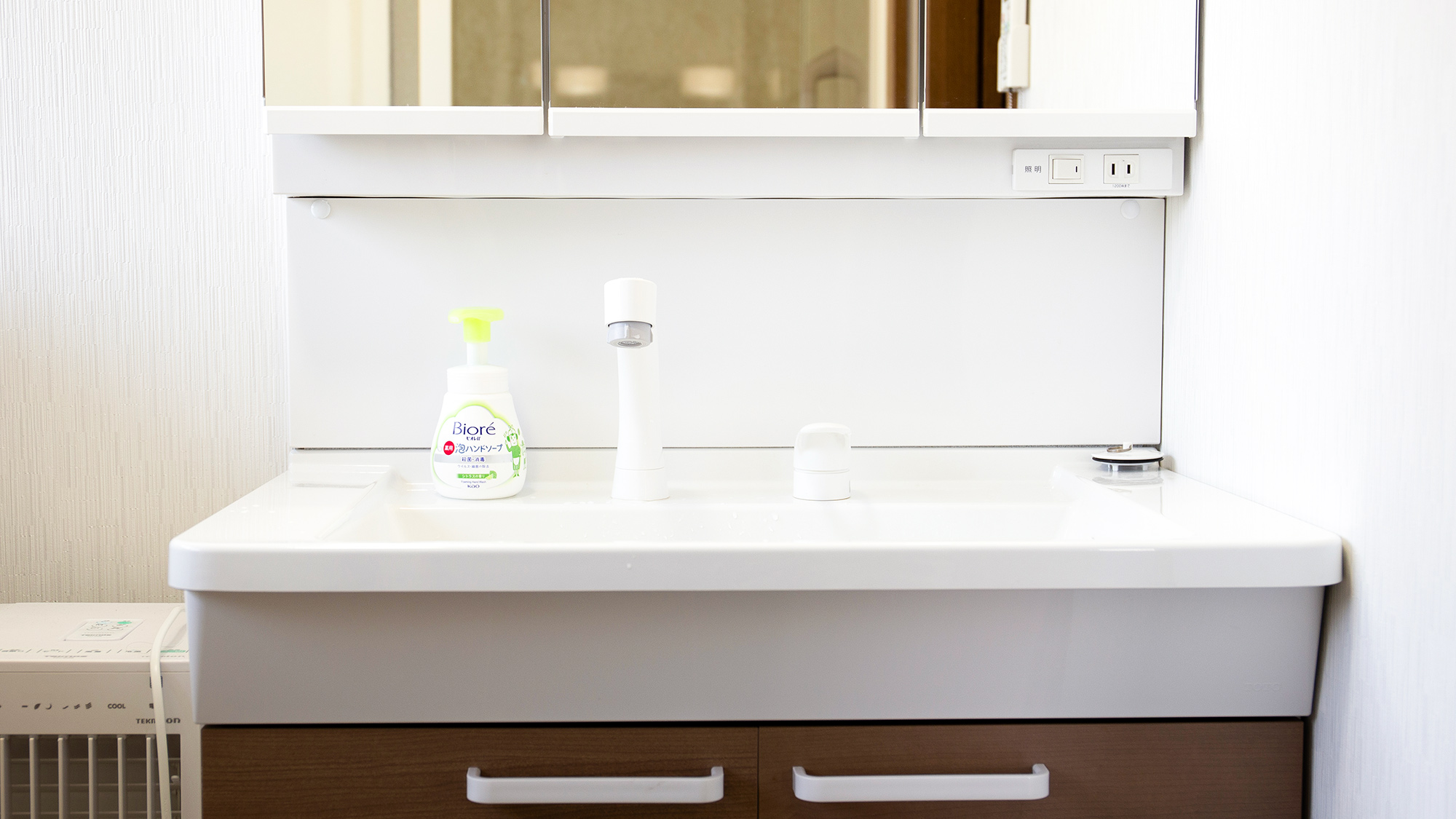 ・【洗面所】使い勝手の良いコンパクトな洗面スペースです