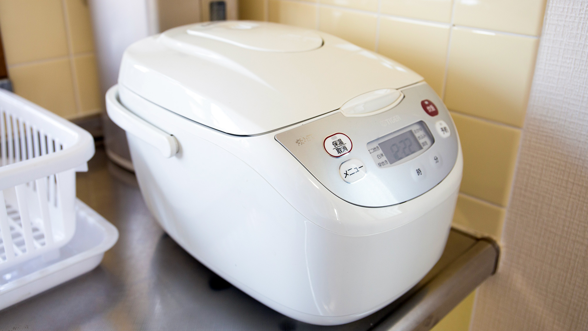 ・【キッチン】炊飯器をご用意。炊きたてのあたたかいご飯をお召し上がりいただけます