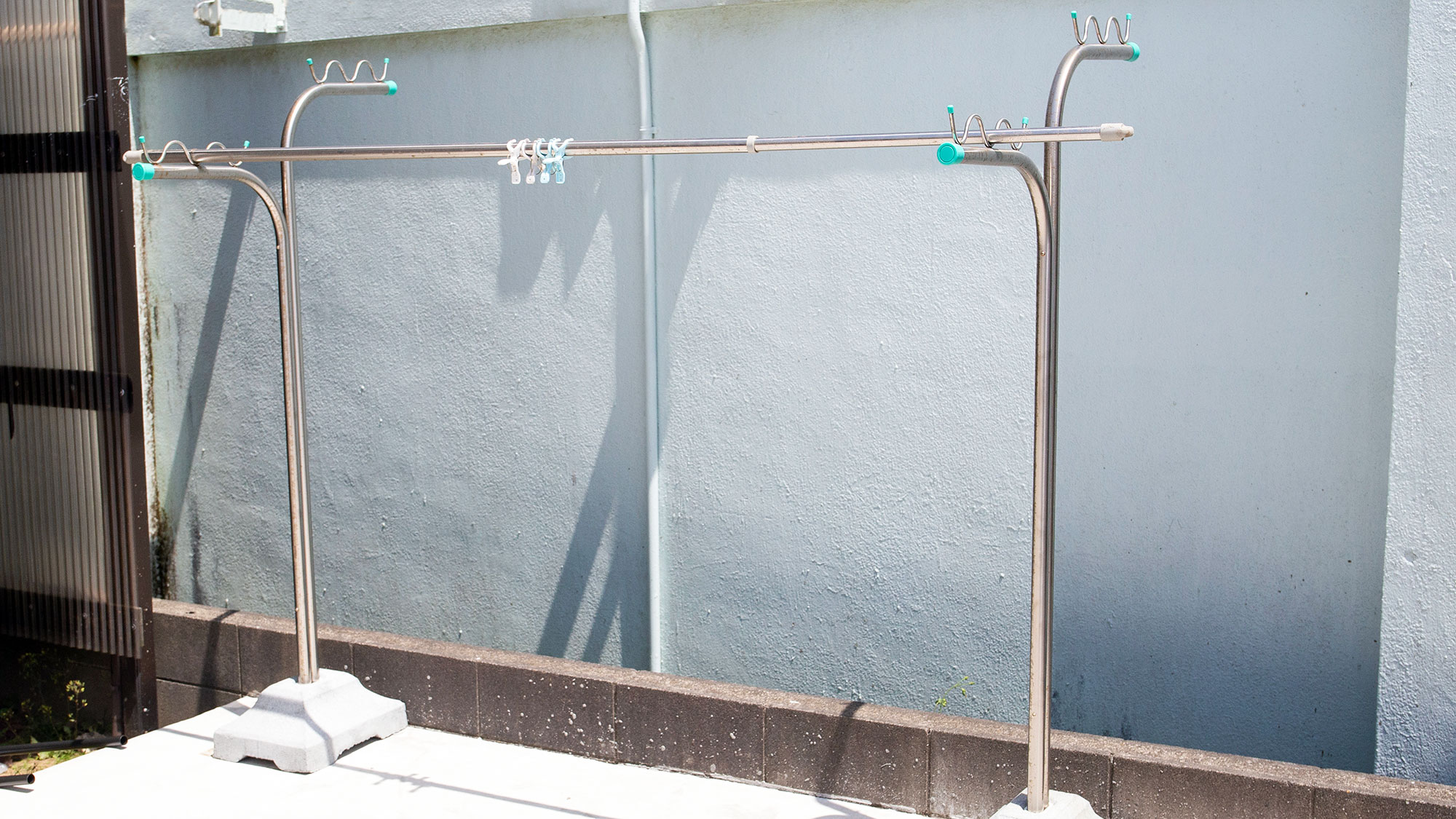 ・【物干しラック】お天気がいい日は外で洗濯物を乾かすことも可能です