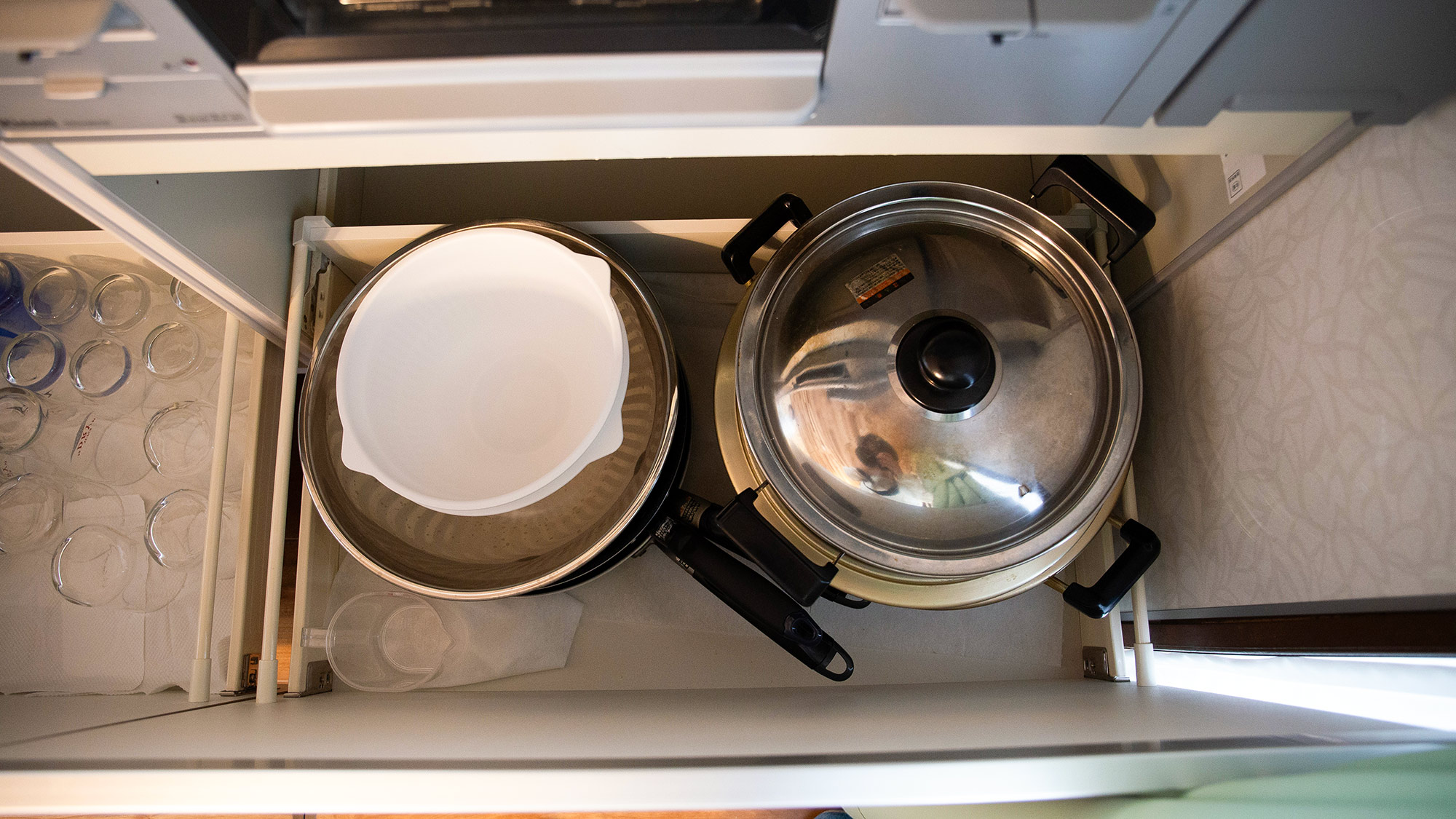 ・【キッチン】フライパンやお鍋を完備。多種多様なお料理にも対応可能