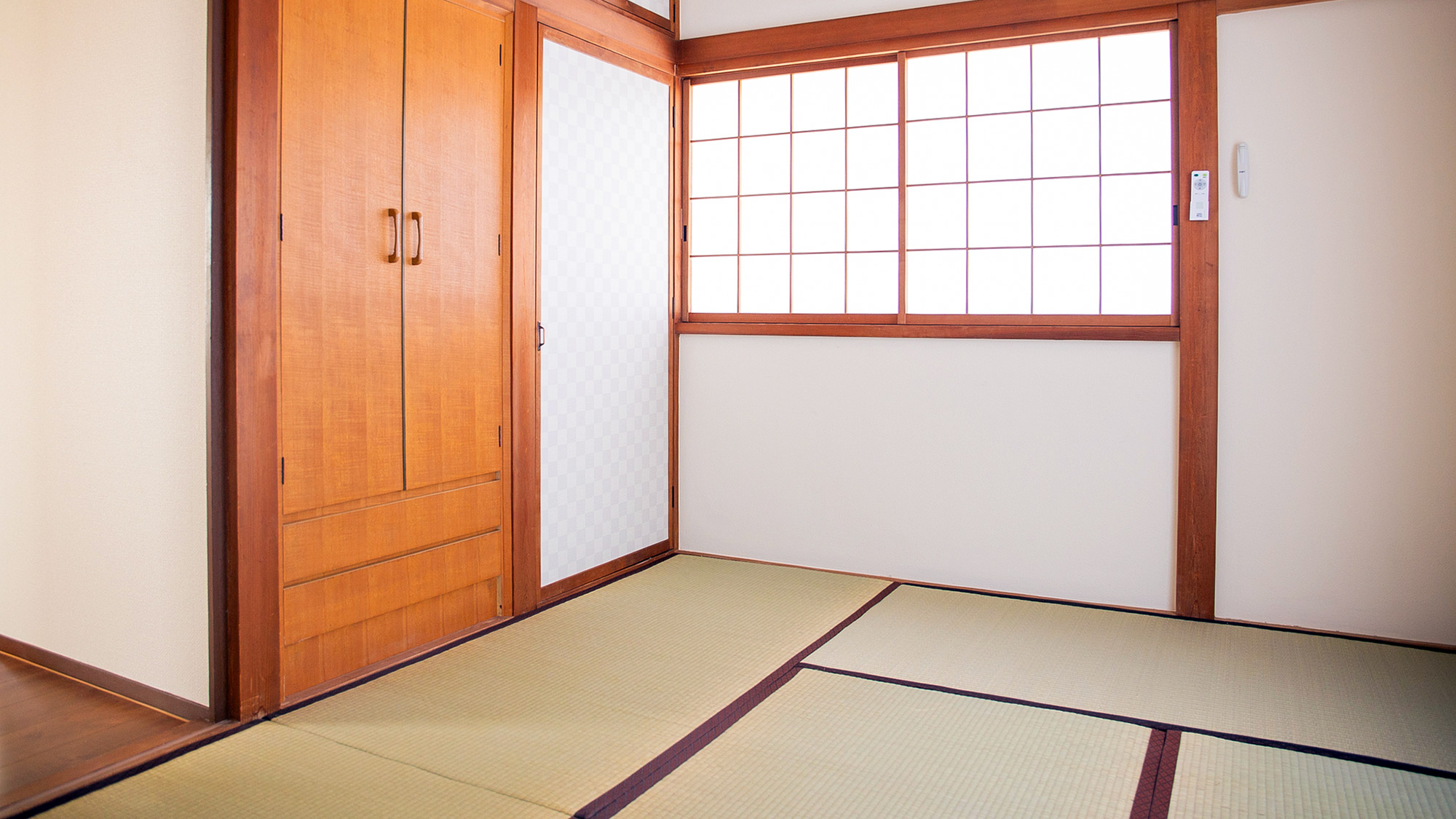 ・【2F和室】癒し効果がある畳のお部屋。ゆっくりとお寛ぎください