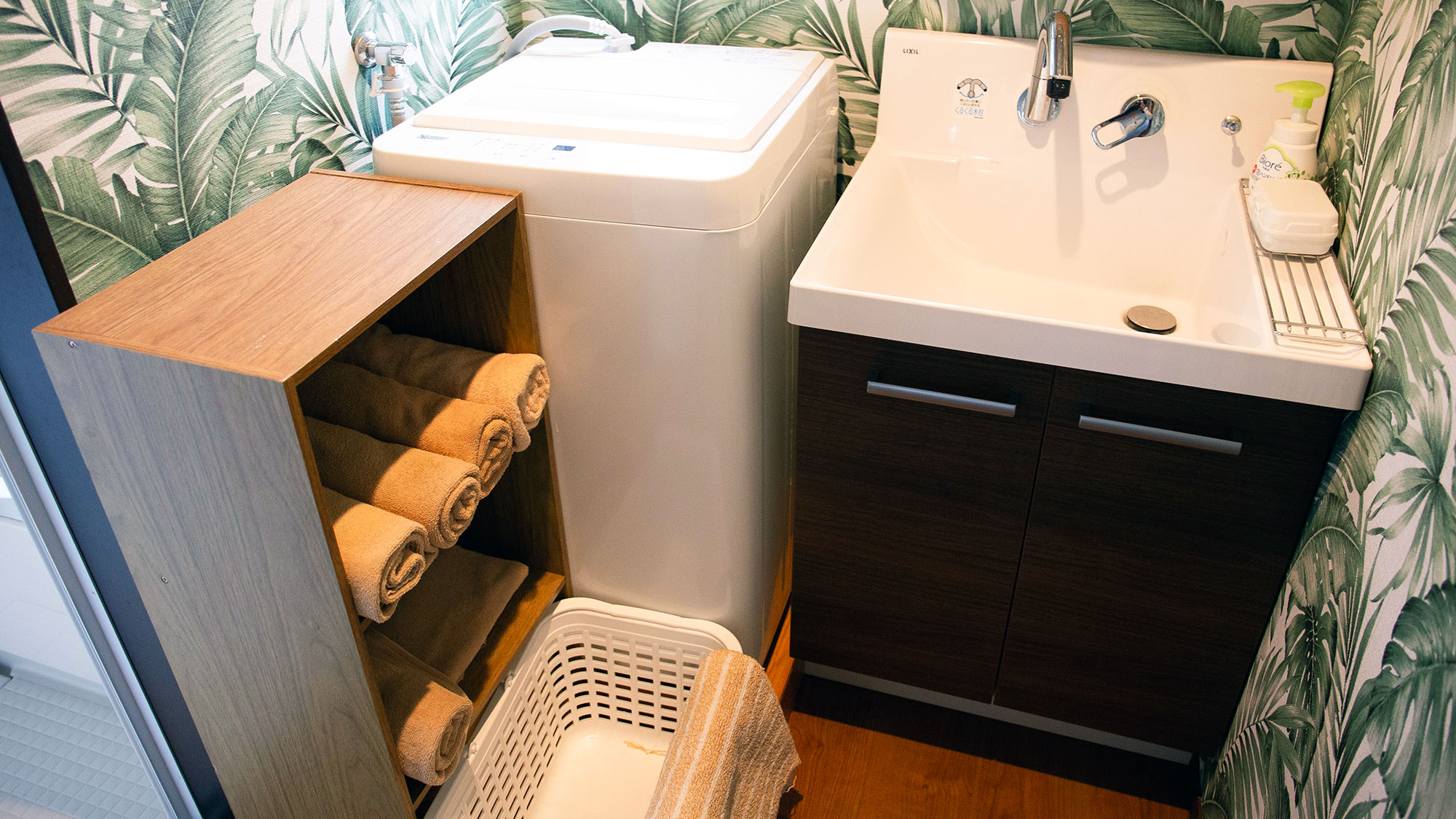 ・【洗面所】タオル、バスタオル、ドライヤーを完備しております