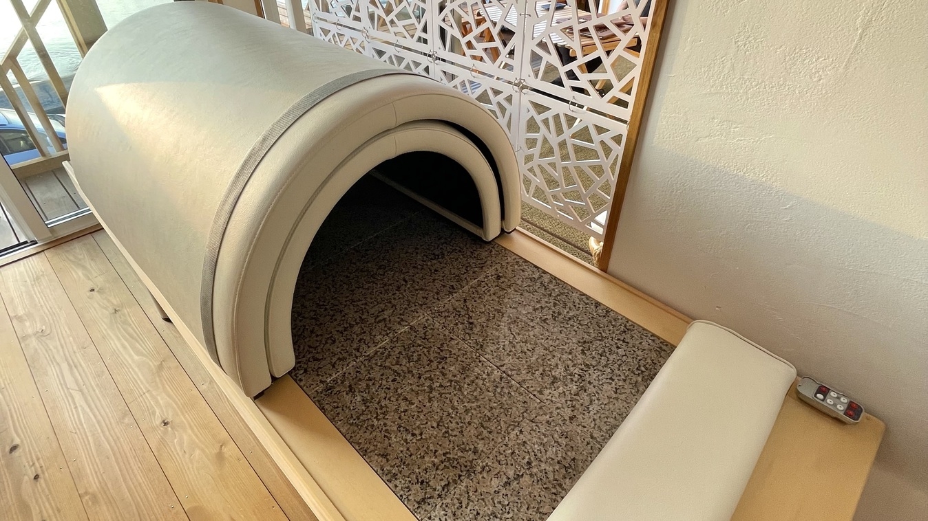 レストランの朝食をお部屋で／一棟貸切です。4名様で3万円、5名様からお一人につき6700円追加です。