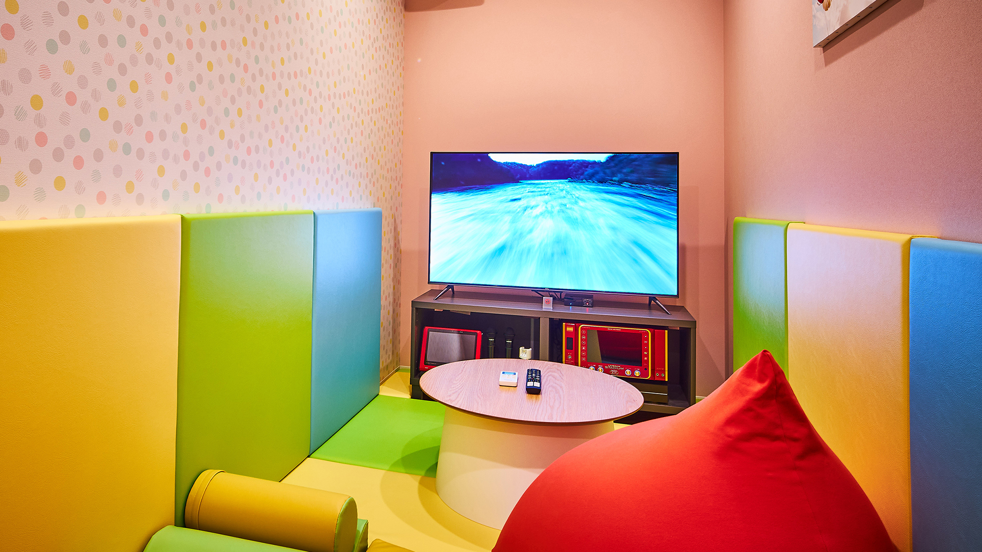 カラオケルーム（無料）