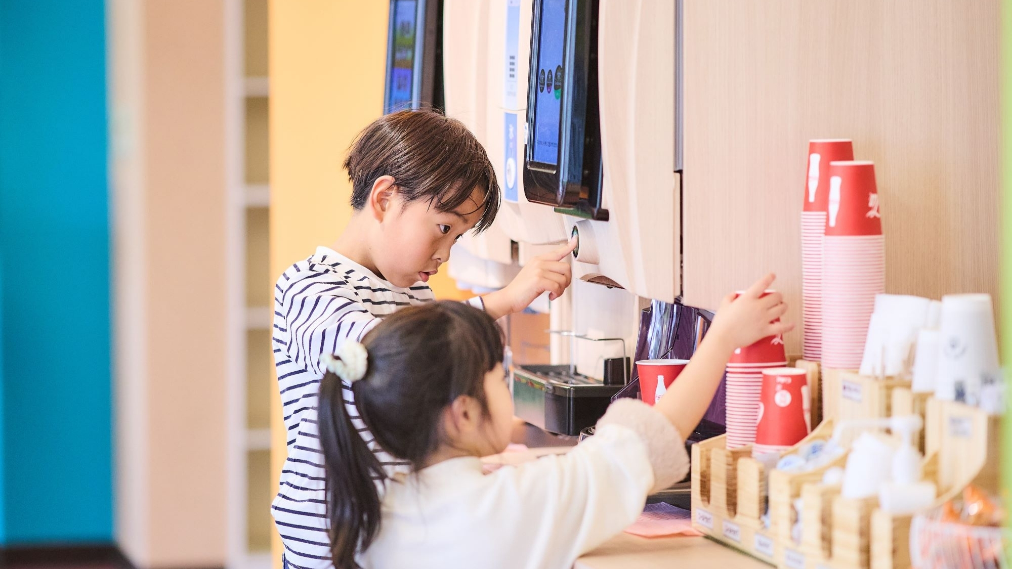 館内ドリンクバー (無料)