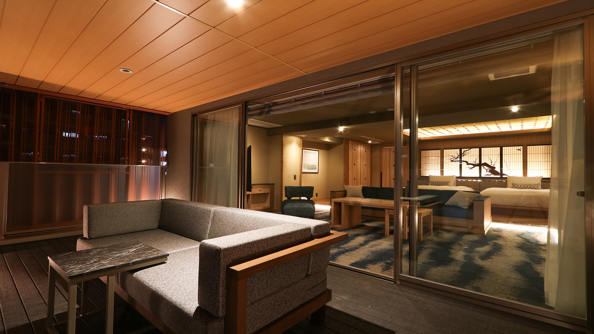 【テラス和スイート】テラス(夜)