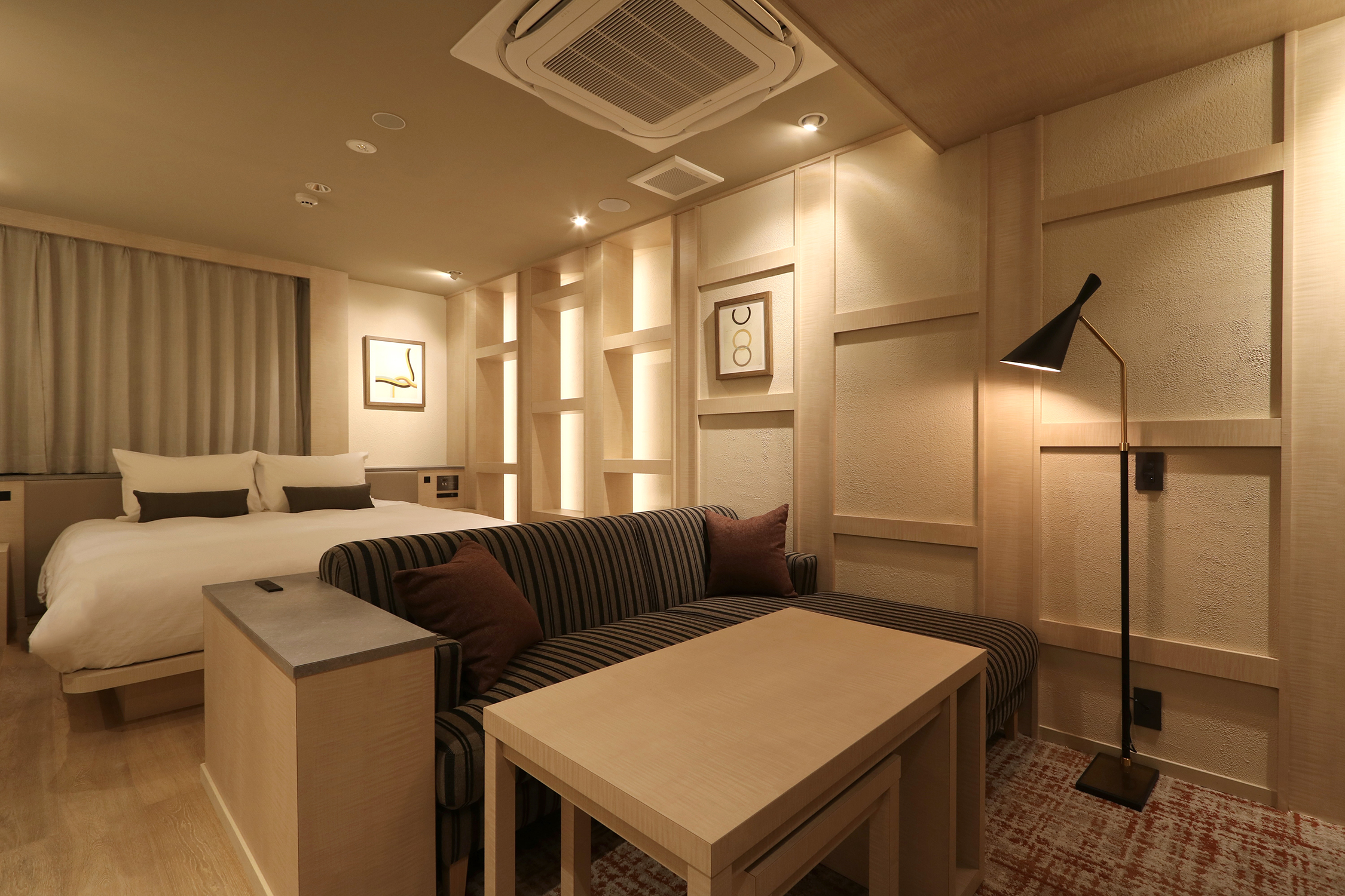 【スタンダードキングA禁煙（一例）】客室全体