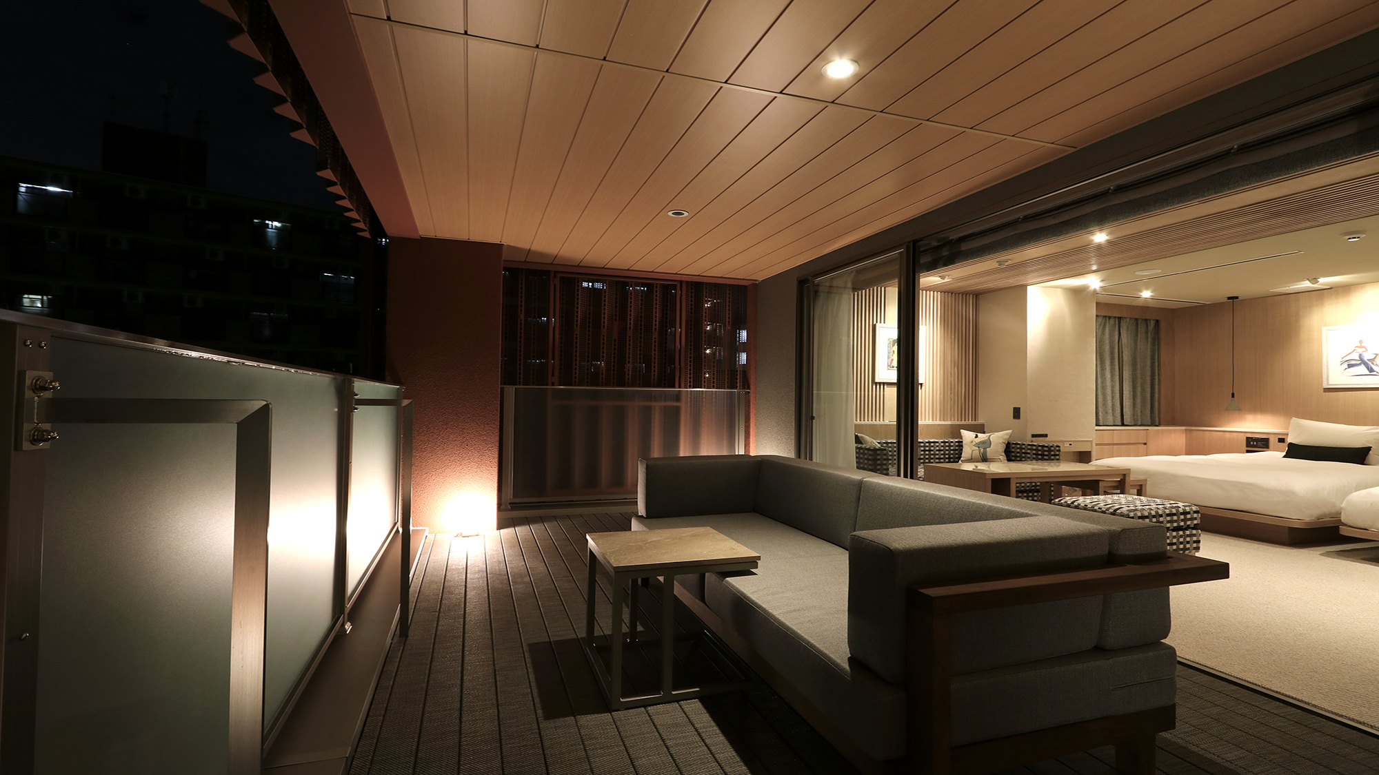 【テラススイート（一例）】テラス(夜)