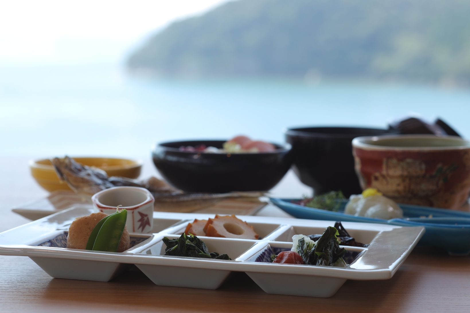 【１泊２食付】【夕食二部制：一部18:00】しまどれ海鮮会席と島の朝定食プラン