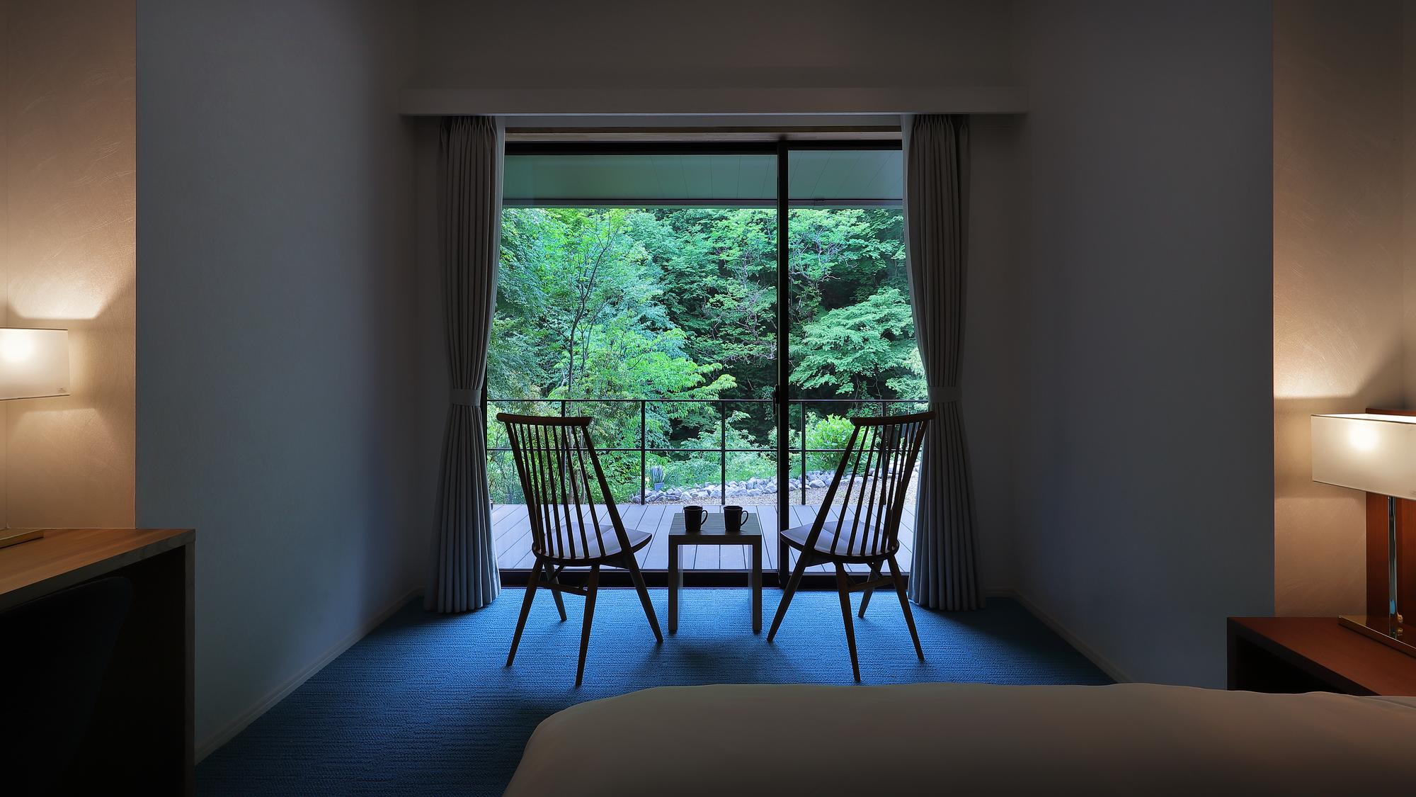 【101】Lieko（リエコ）／【102】Dalalae&part;a（ダラライダ）