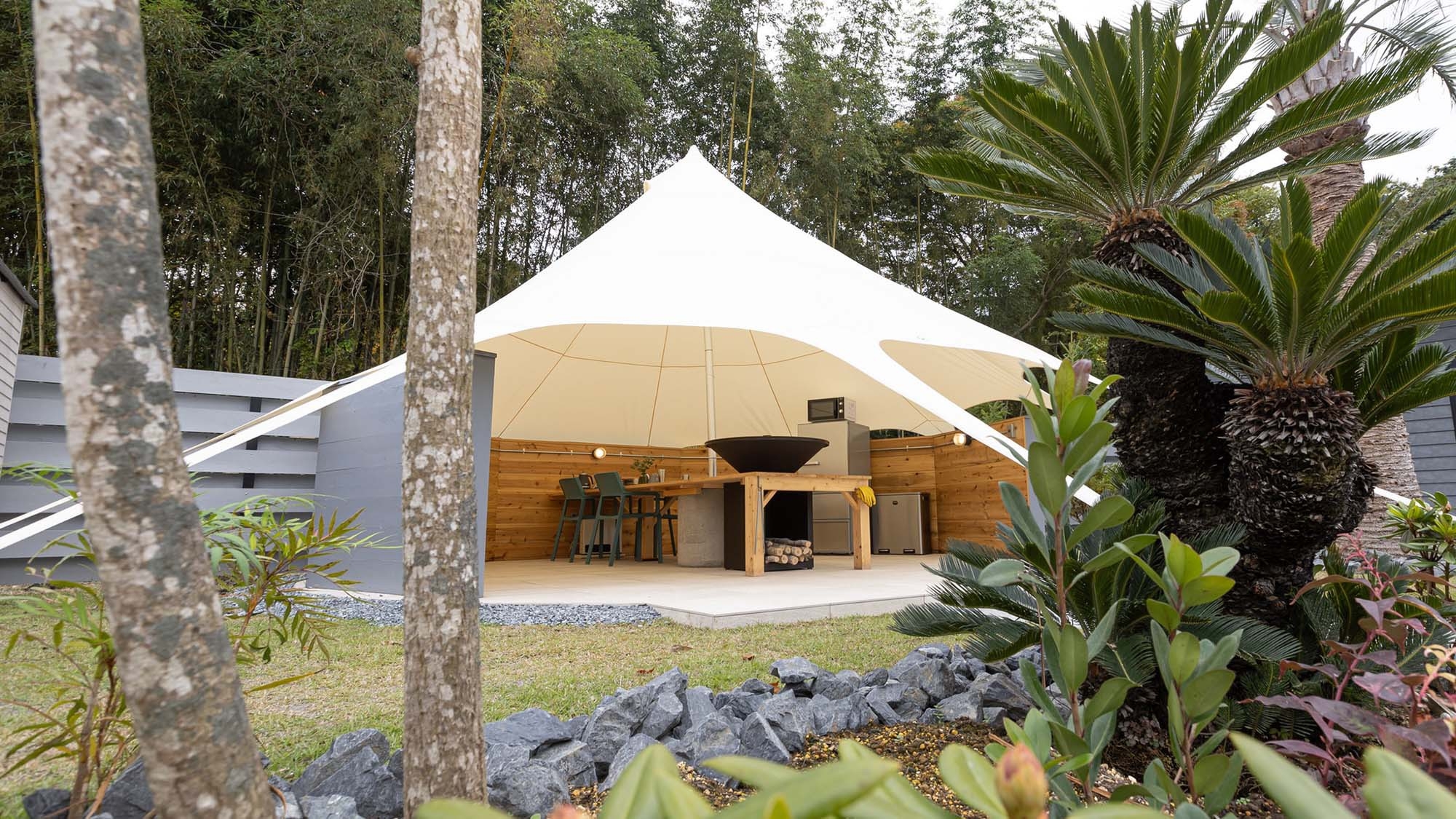 【素泊まり＋夕食時BBQグリル貸出】お好きな食材持参で本格的な炭火焼き（満願の湯・温泉チケット付）