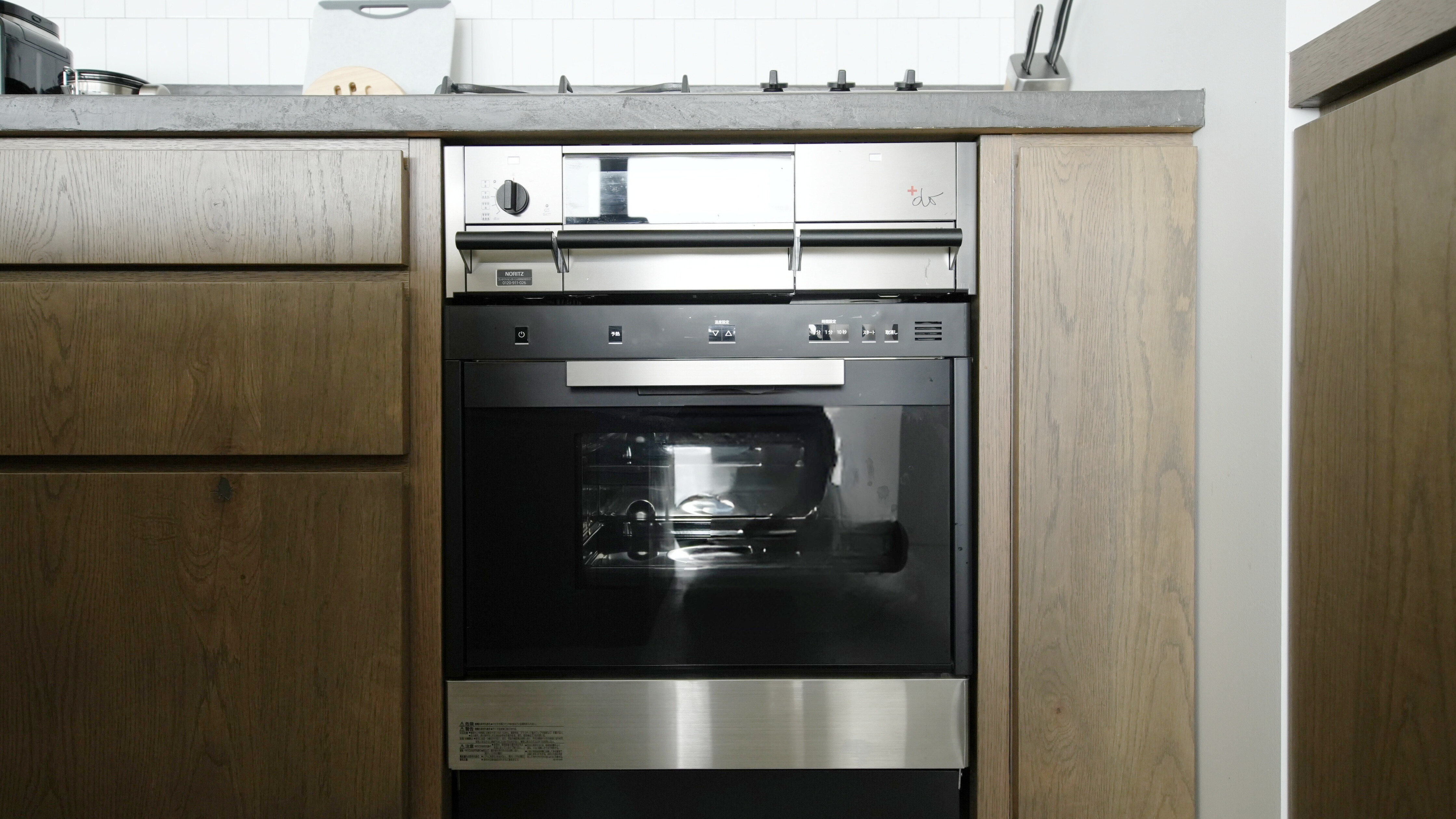 キッチン：オーブン付き