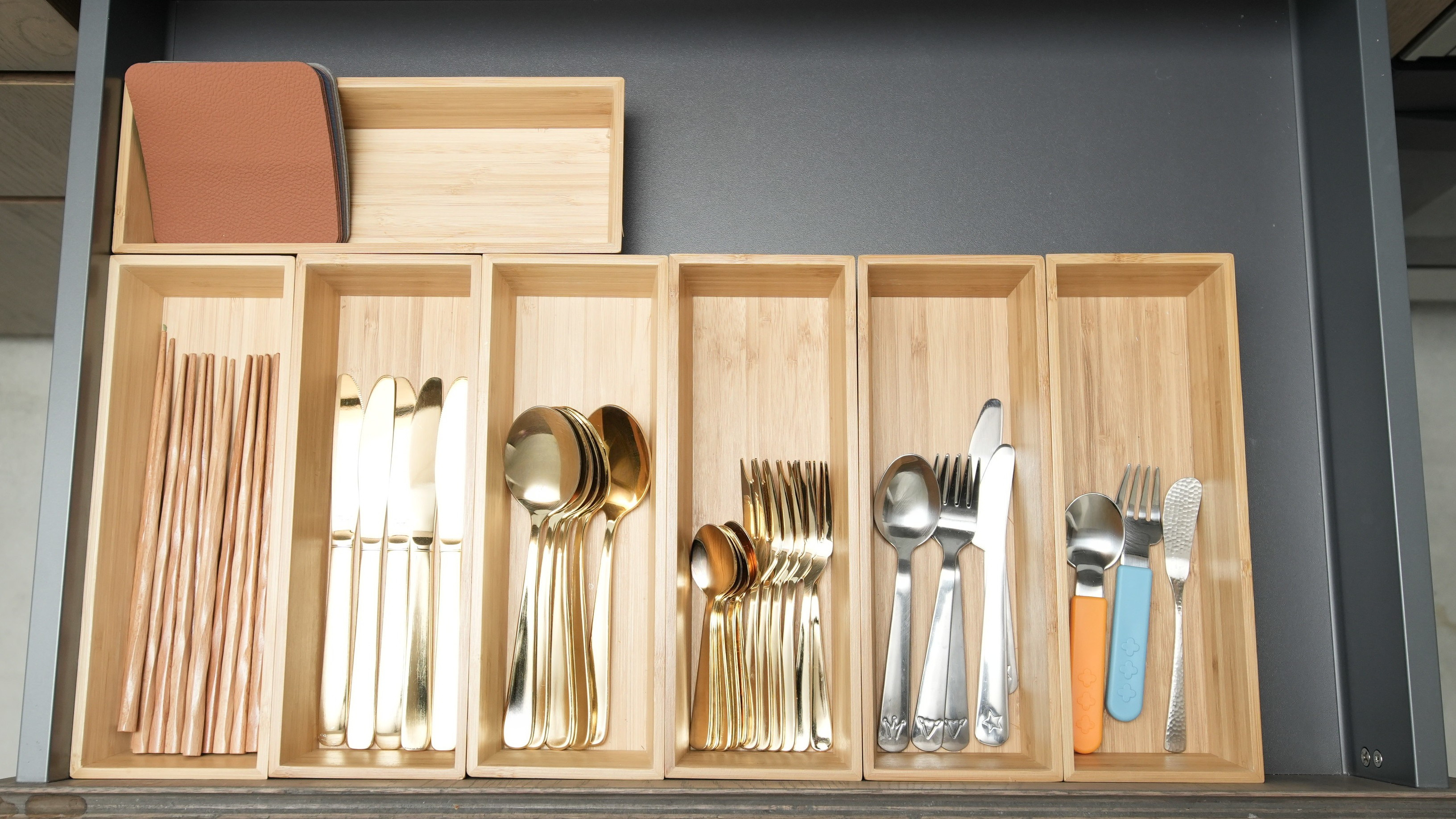 キッチン備品：カトラリー類