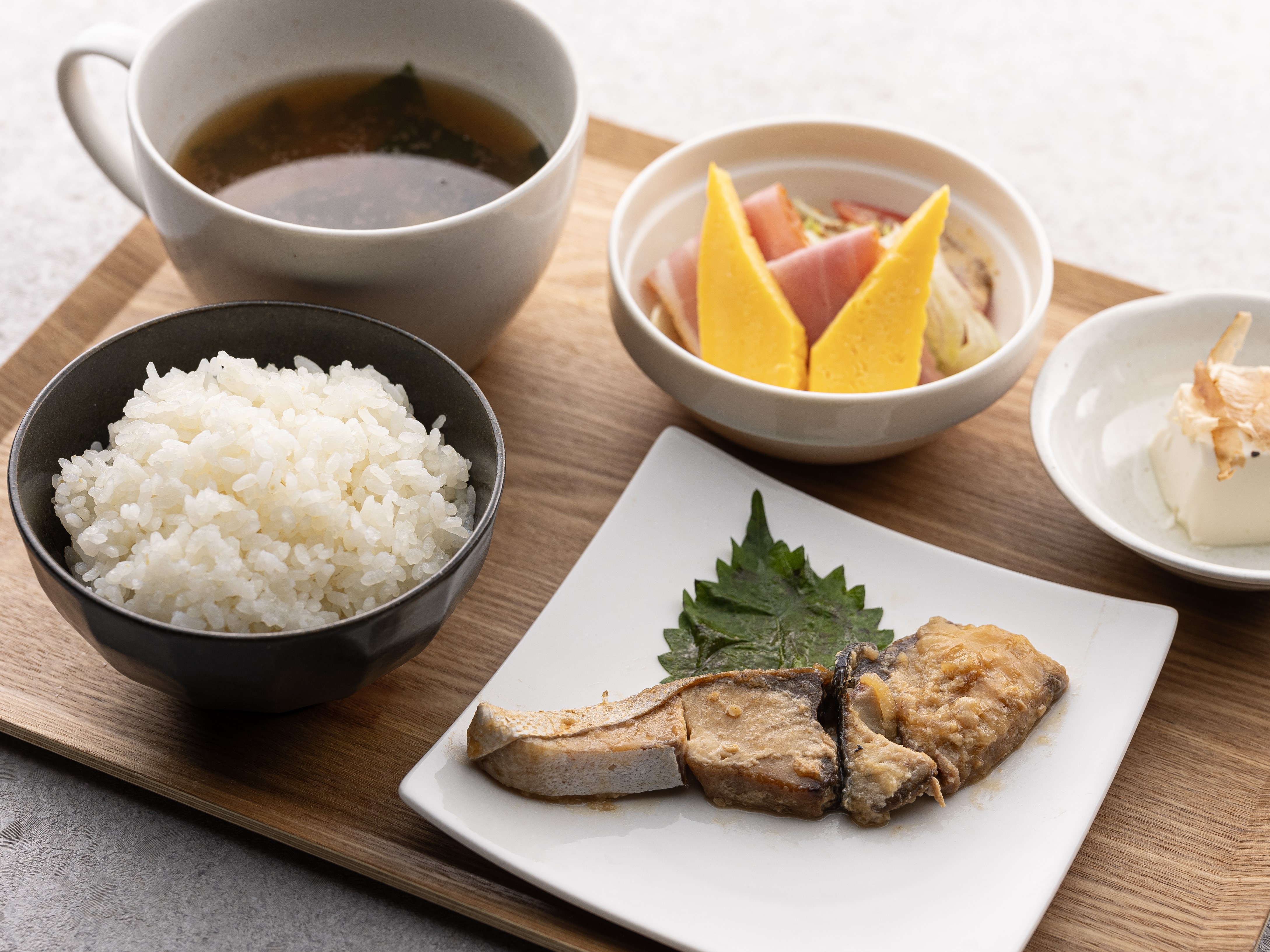 【朝食】ブリの照り焼き定食