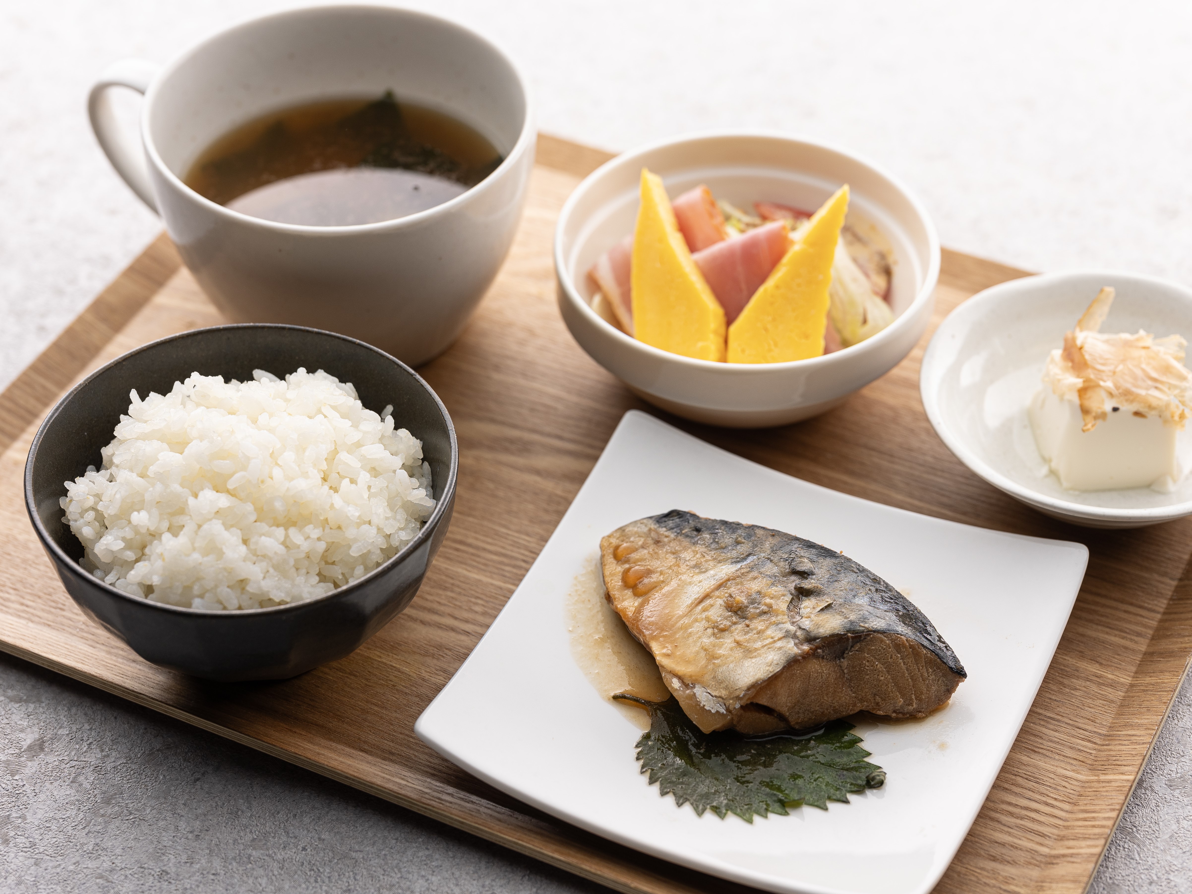 【朝食】サバの味噌煮定食