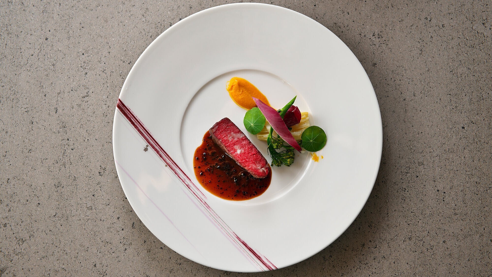 【ディナー】北海道産の食材を贅沢に使い、和のエッセンスを織り交ぜた最高級フレンチコースディナー