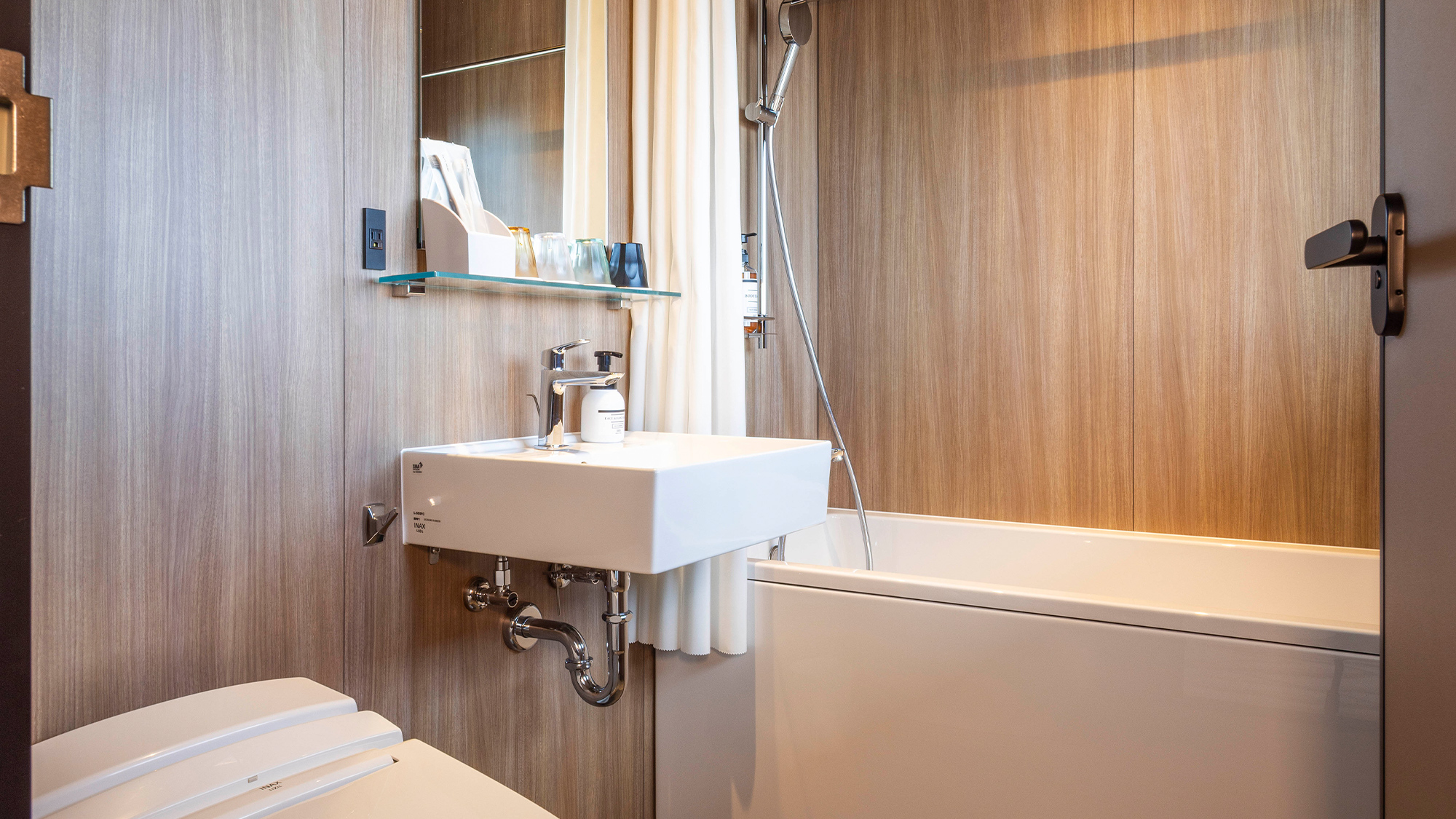 【バスルーム】客室共通［ユニバーサルクイーン／スイート／コーナースイート以外］