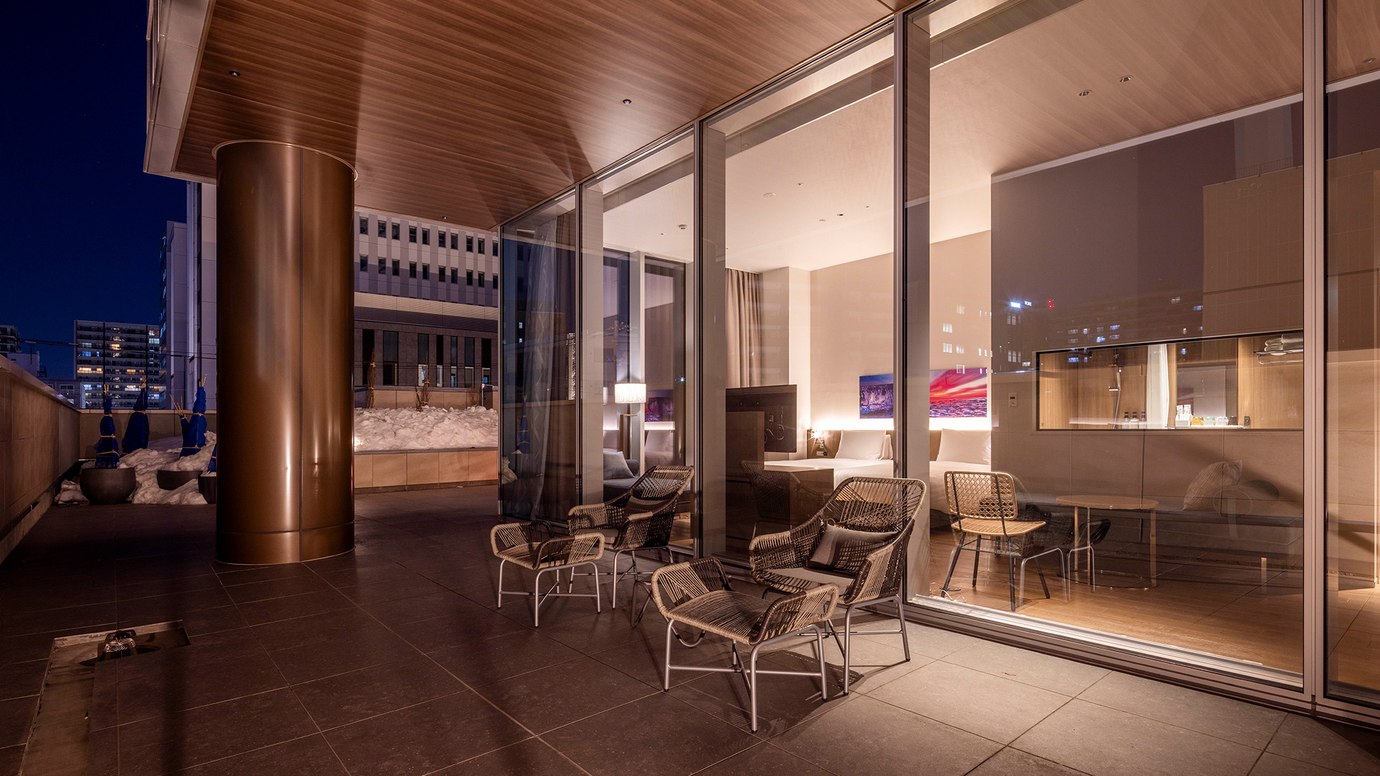 【テラス付コーナージュニアスイート】41平米／角部屋ならではの2面採光、開放感ある1室限定の客室です