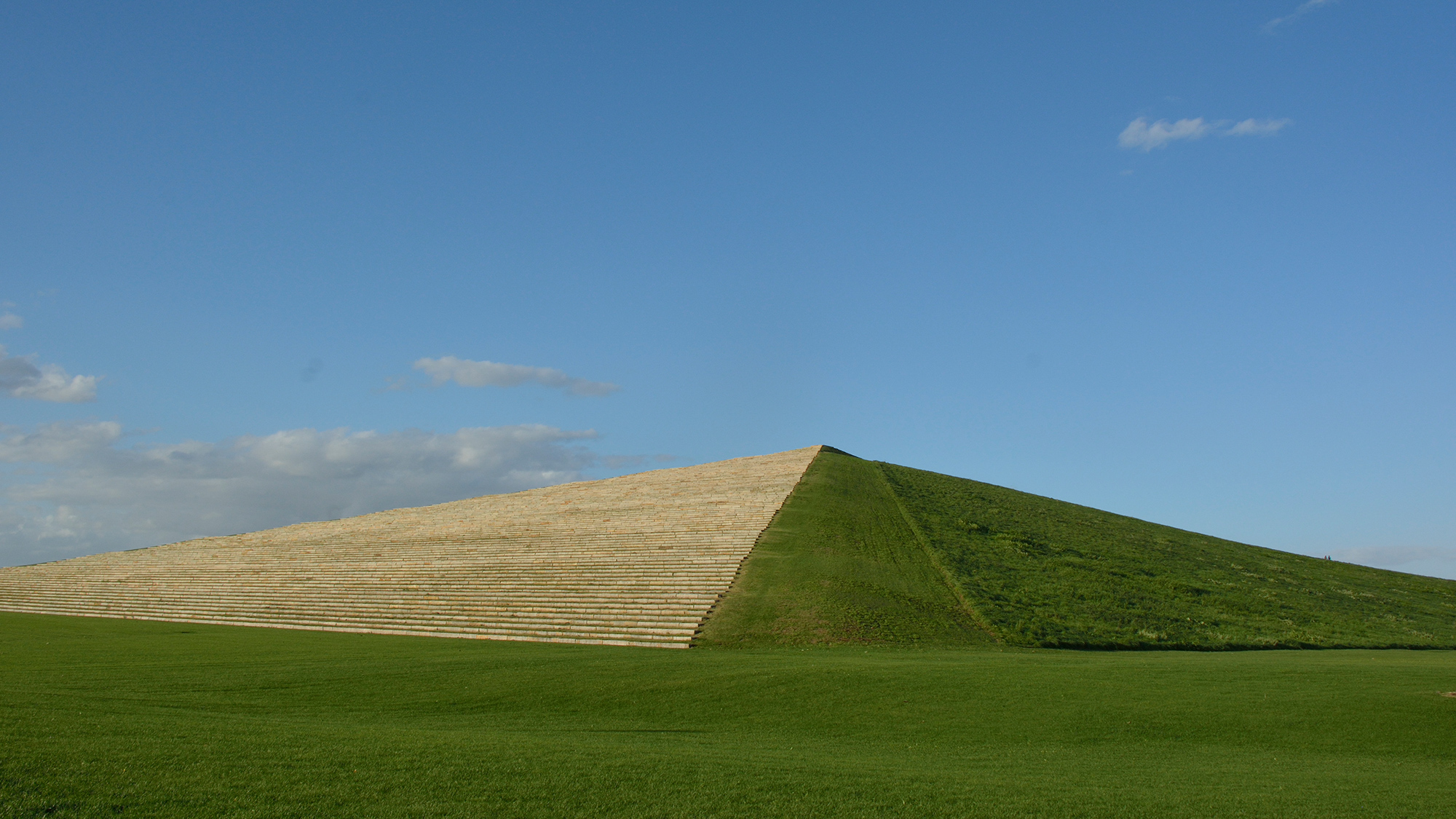 【モエレ沼公園】＜車で約24分＞自然とアートが融合した美しい景観を楽しむ、札幌市の総合公園