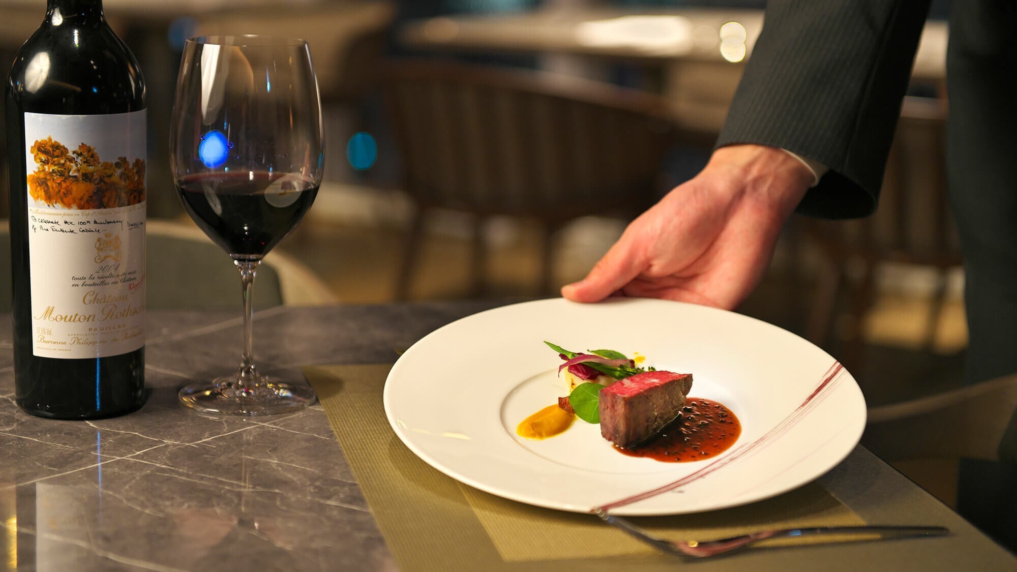 【ディナー】記念日やお祝いの席にもふさわしい、特別なひとときを演出します