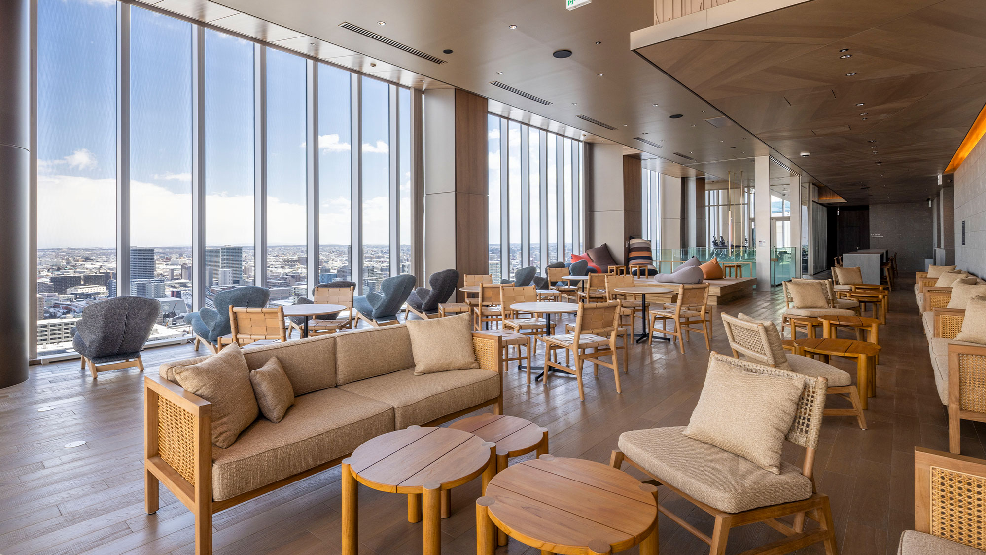 【ラウンジ】＜26F＞スパご利用のお客様専用の湯上りラウンジ。館内着のままお過ごしいただけます