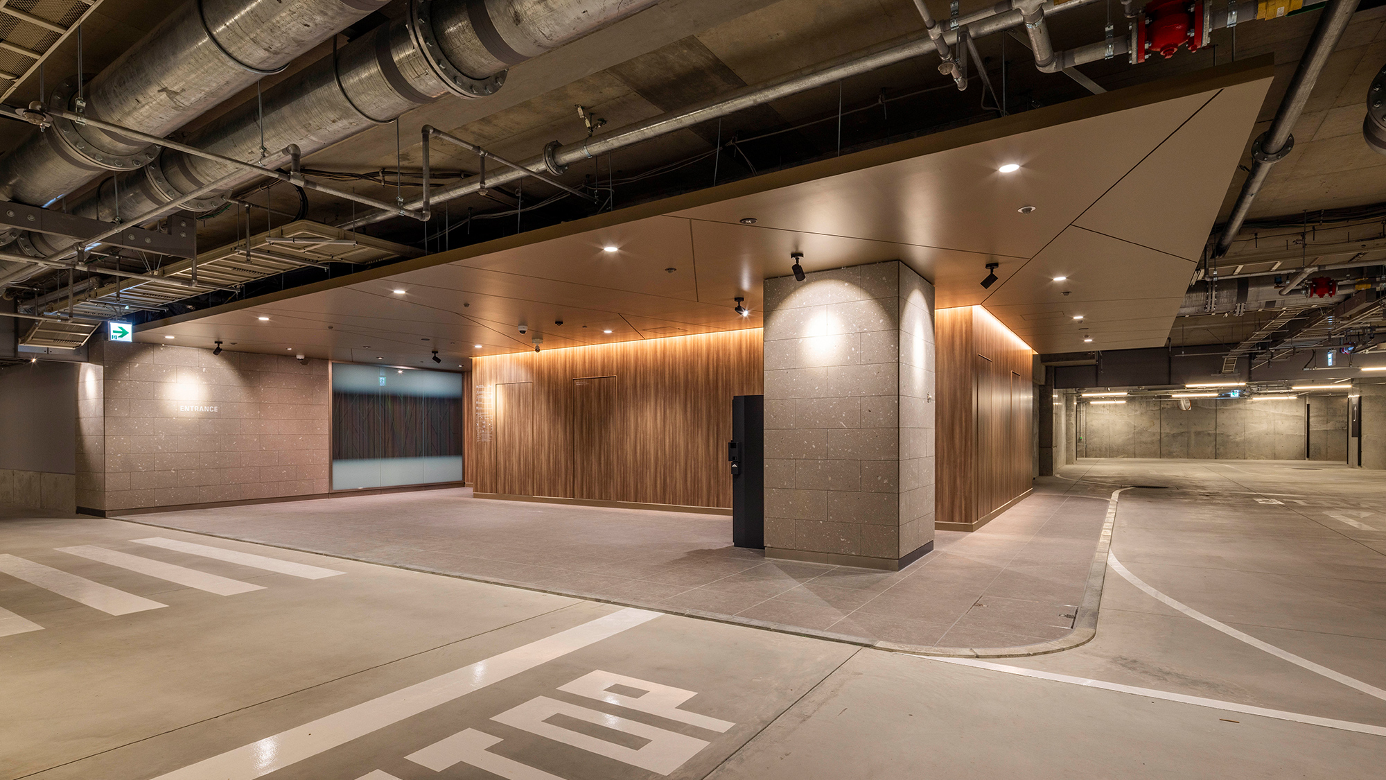 【駐車場】＜地下2F＞最大117台ご利用いただける敷地内駐車場[予約不可/先着順]