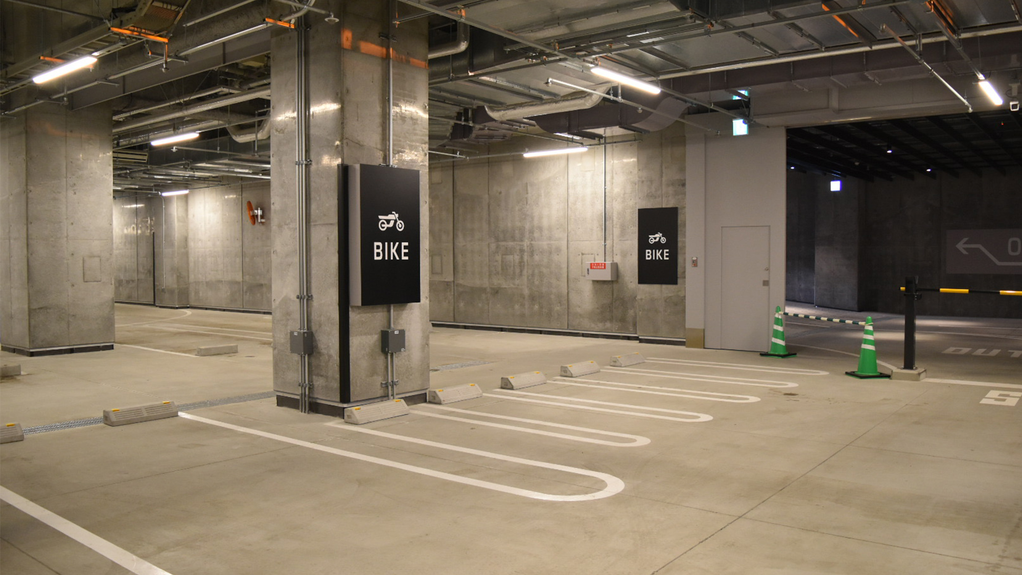 【駐車場】＜地下2F＞二輪車専用エリア