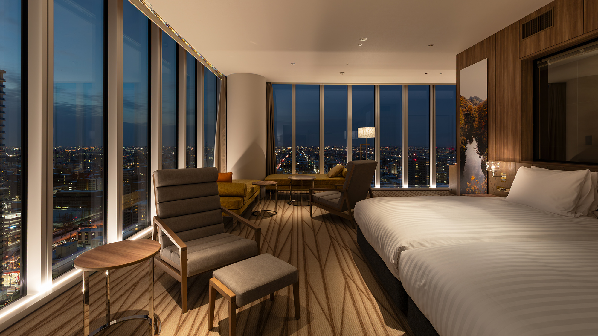 【コーナースイート】68平米／4室限定の高層階スイート。旅の疲れを癒す眺望をお愉しみいただけます