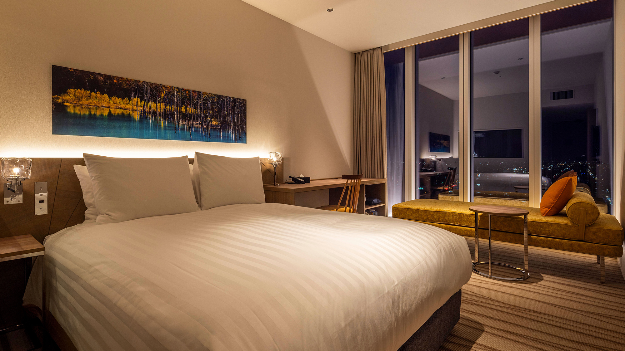 【クイーン】24平米／広々とした160cm幅のクイーンベッドが快適な睡眠をお約束いたします