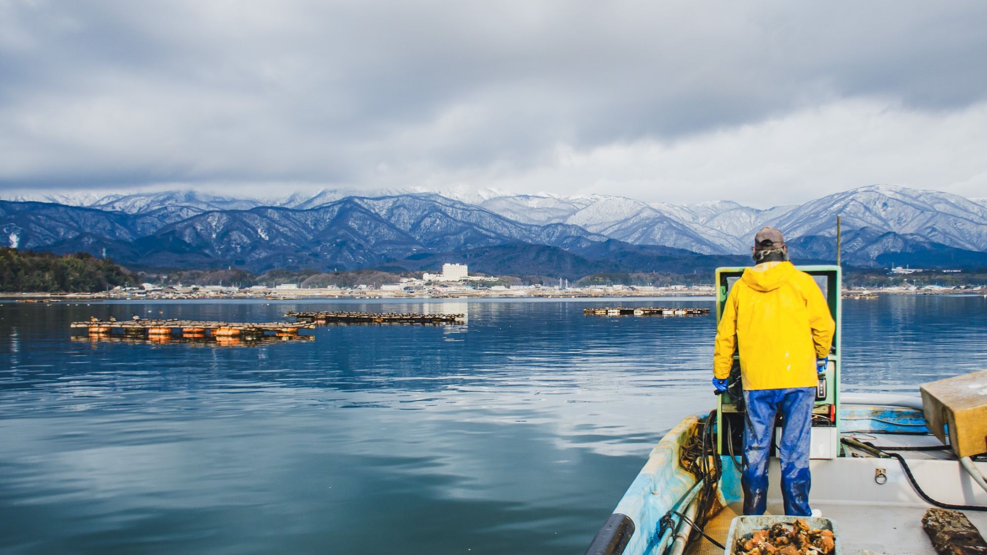 11/30まで限定【特別体験】加茂湖遊覧船クルーズで牡蠣生育状況のレクチャー！佐渡古民家貸切